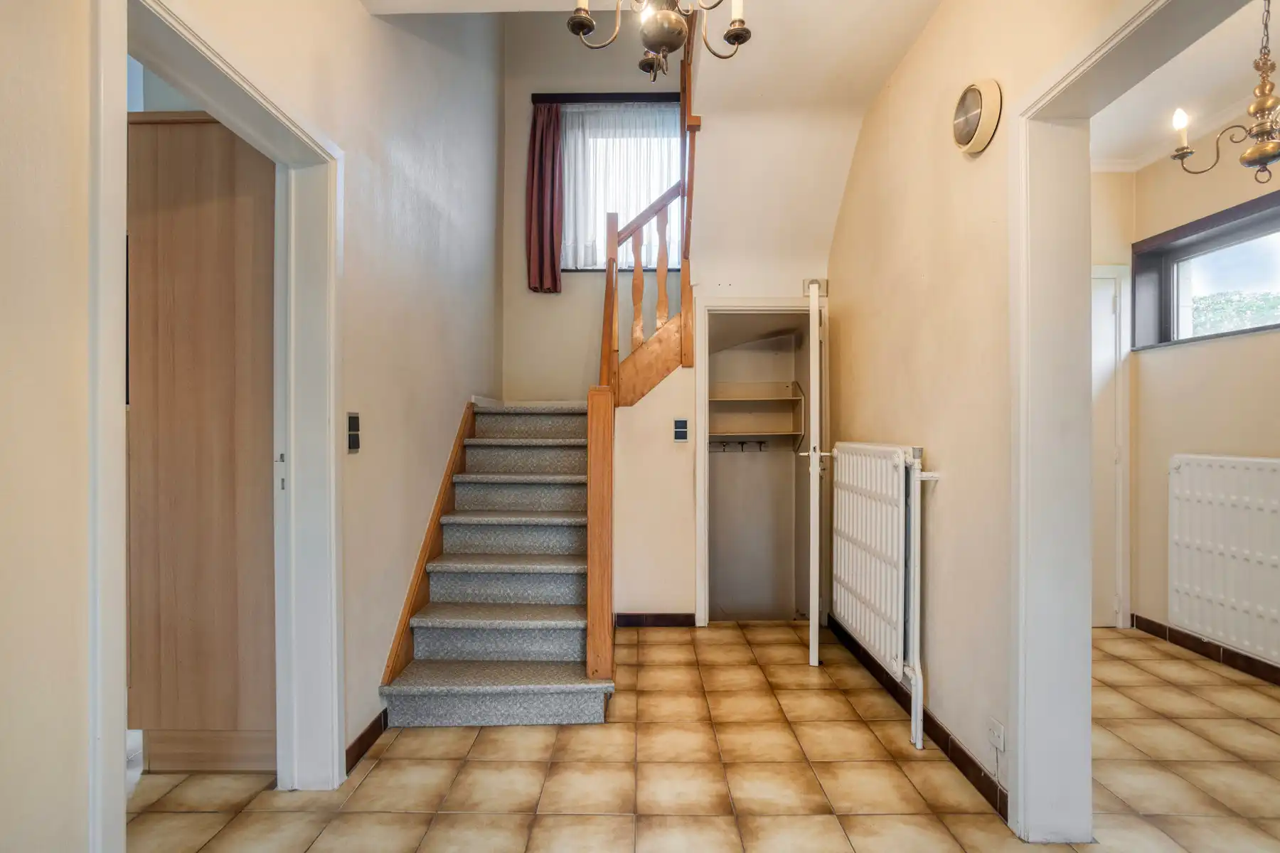 Prachtig gelegen woning met 3 slaapkamers, tuin en garage foto 3