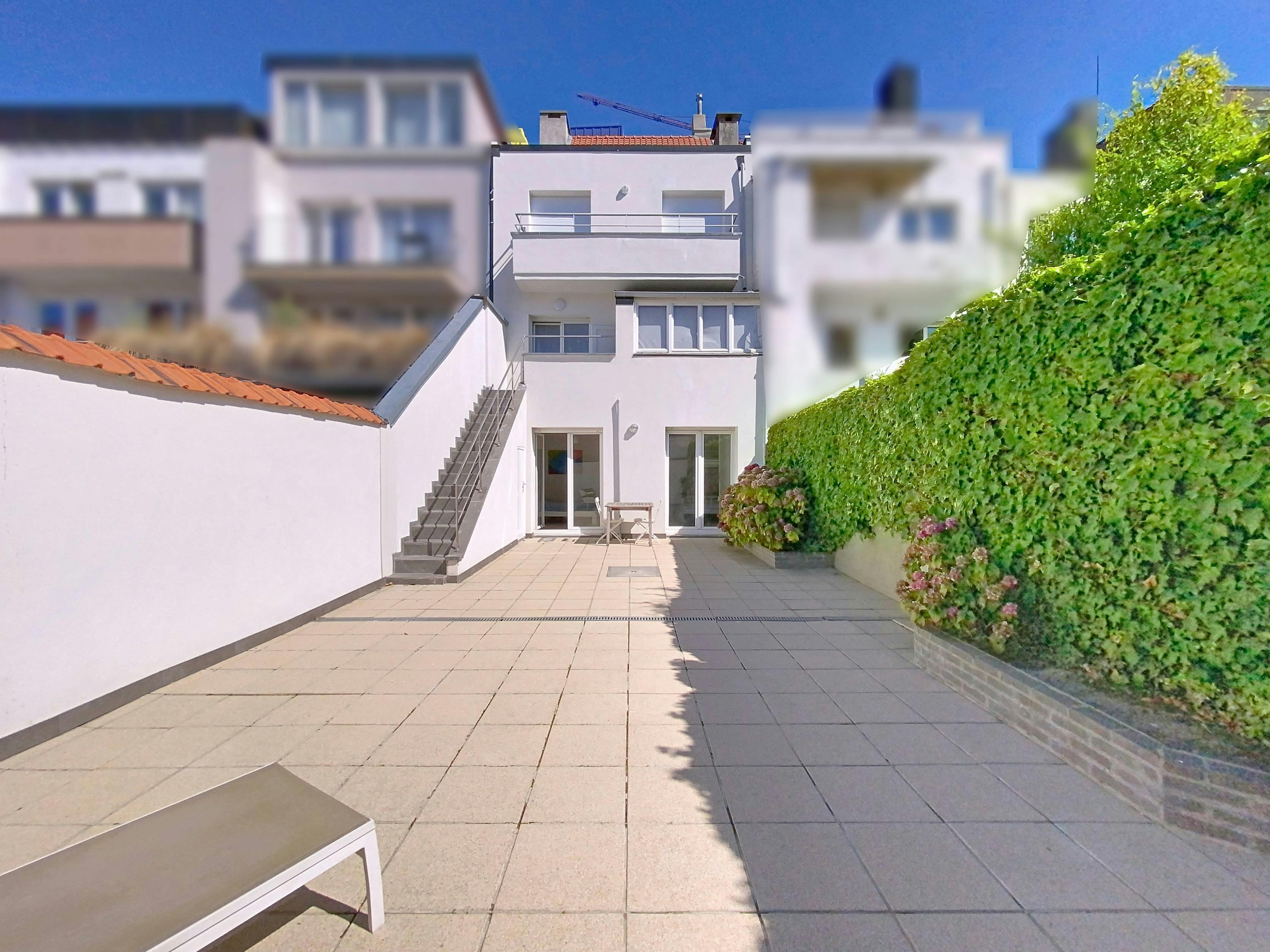 2-slaapkamer appartement met ruim terras te koop in Heist foto 4