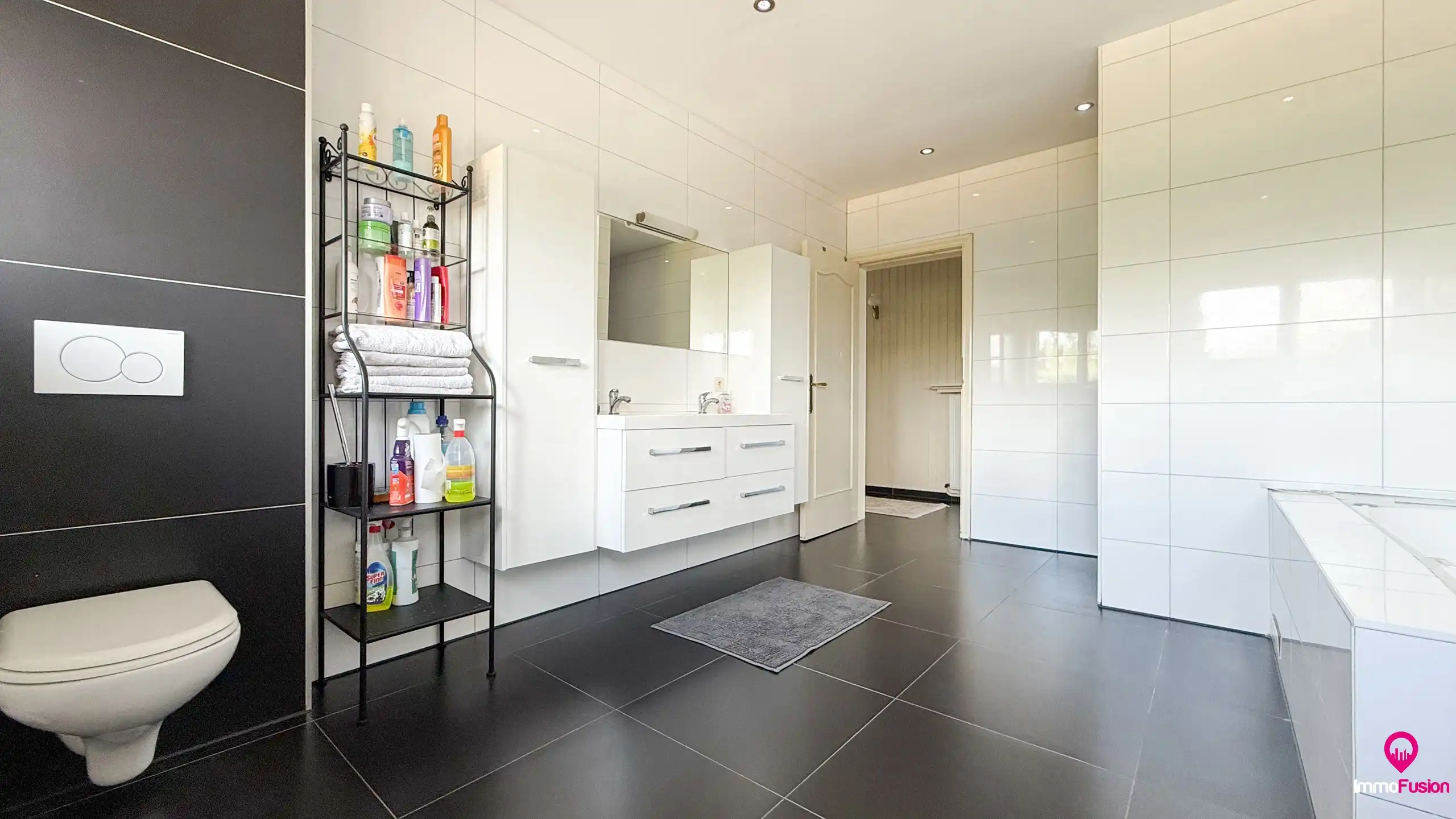 Instapklare, ruime woning met 6 slpks en enorme tuin op 26a! foto 18