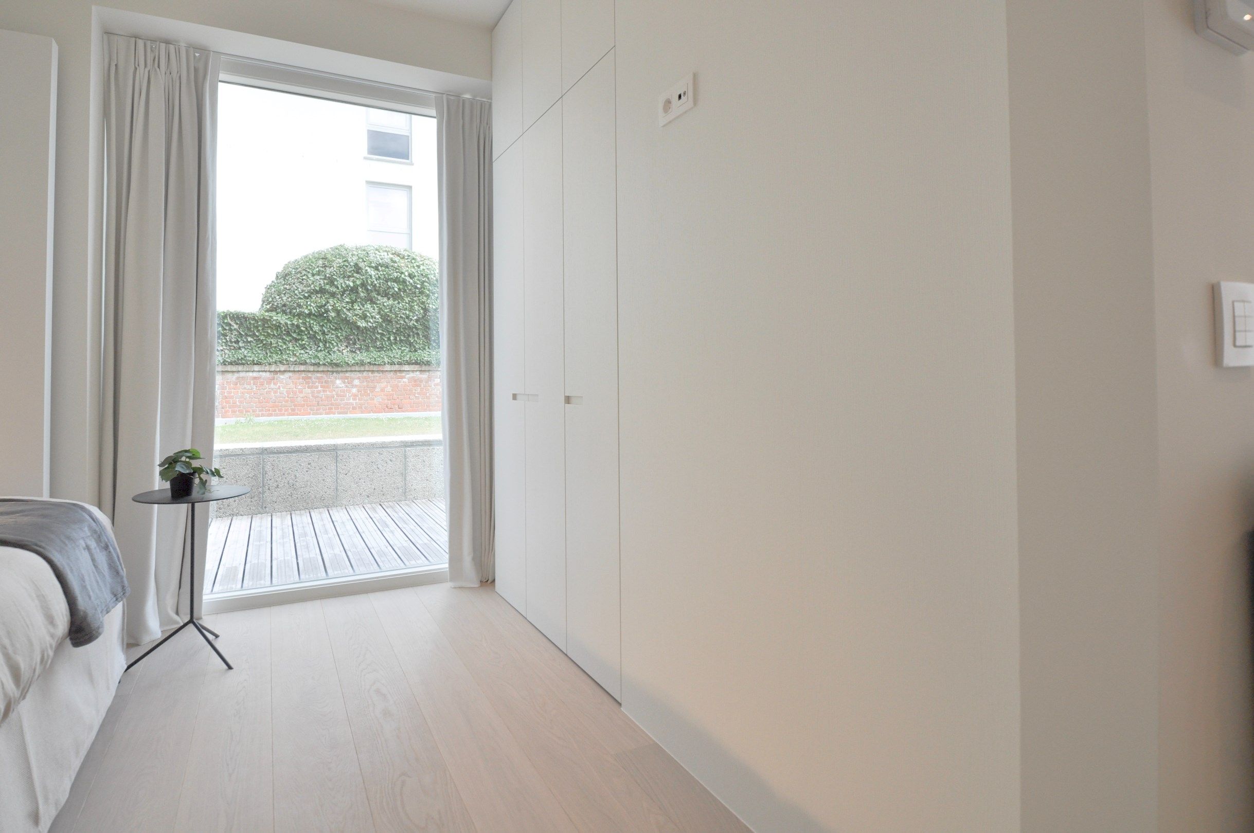 Volledig gerenoveerd hoek-appartement met een ruim zuid gericht terras gelegen aan de Zeedijk in het Zoute. foto 16