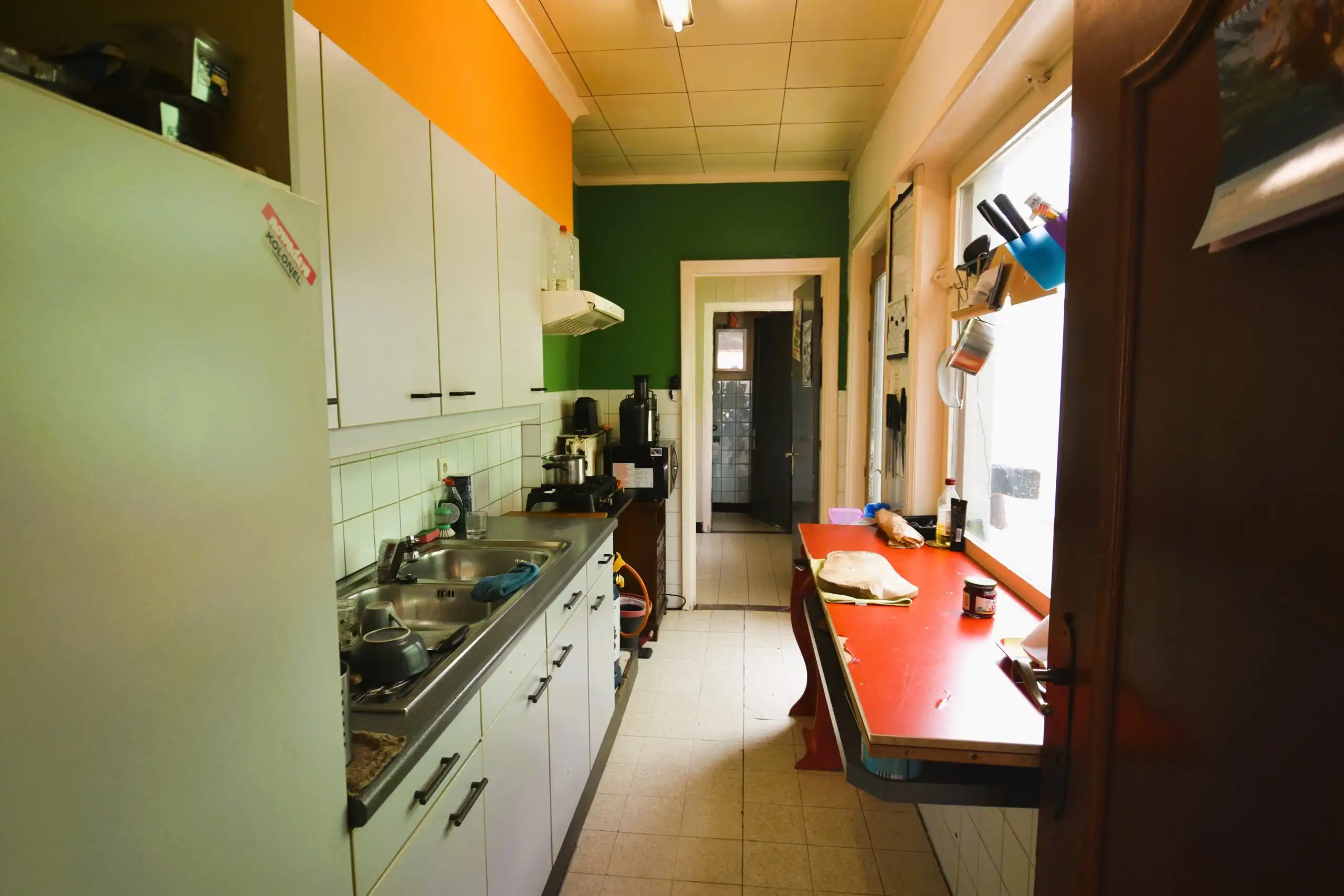 Centraal gelegen woning met tuin, garage en veel potentieel foto 4