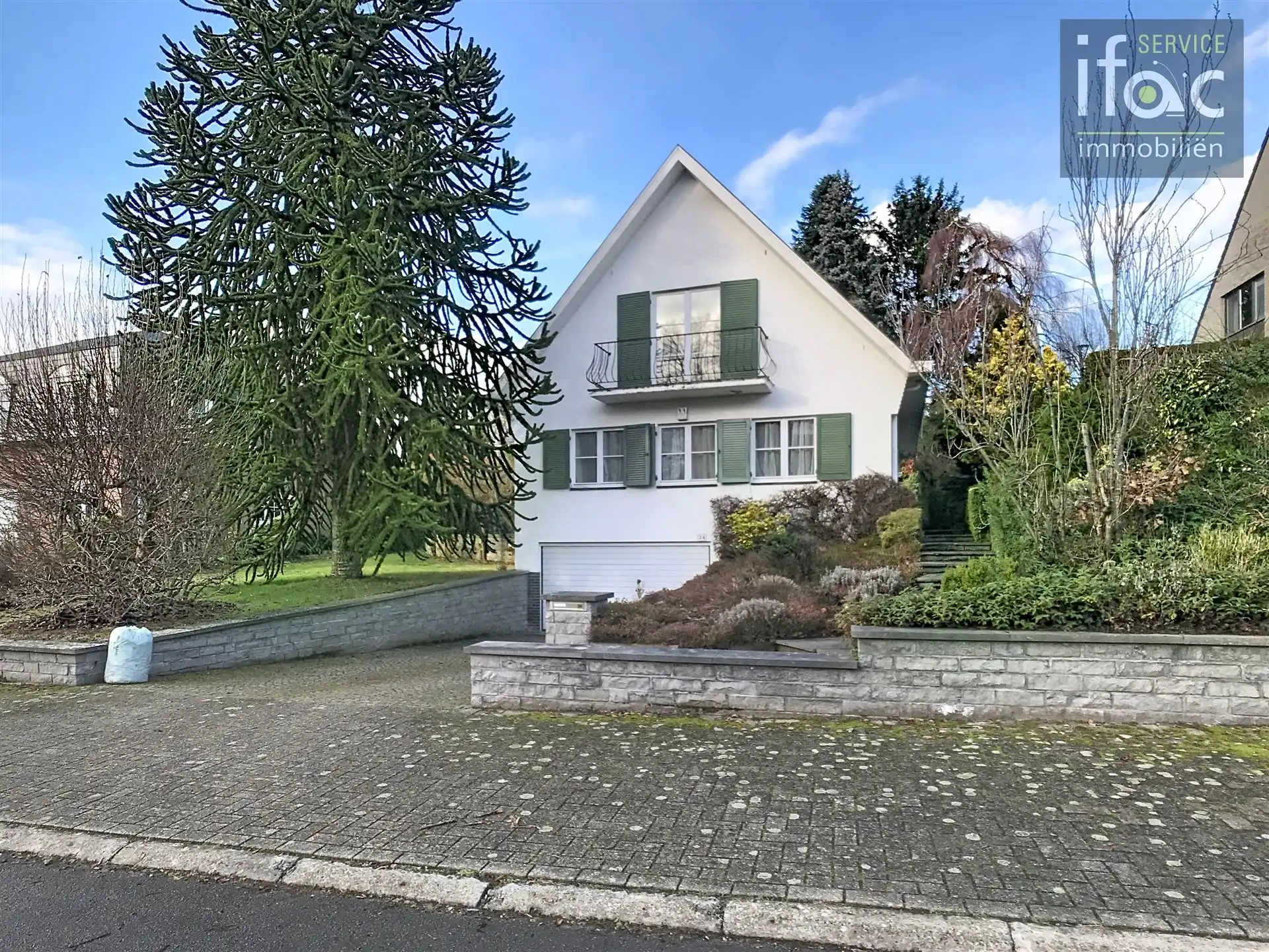 Villa met 4 slaapkamers en tuin foto {{pictureIndex}}