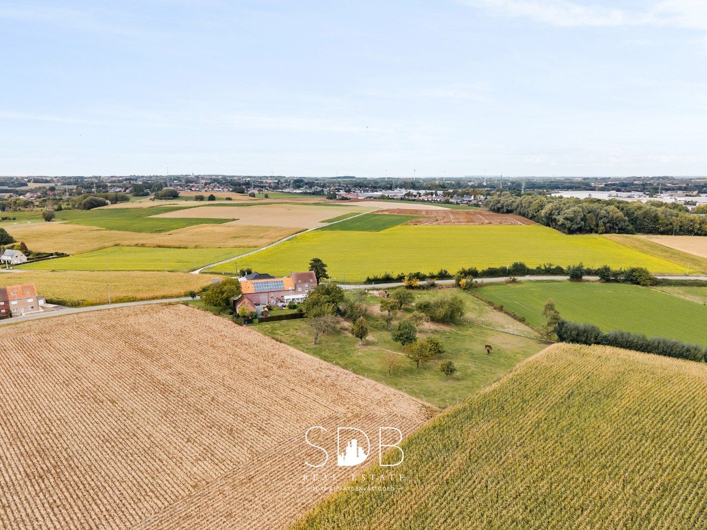 Prachtige landelijke hoeve woning met gezinstuin en graslanden op 1hectare foto 35