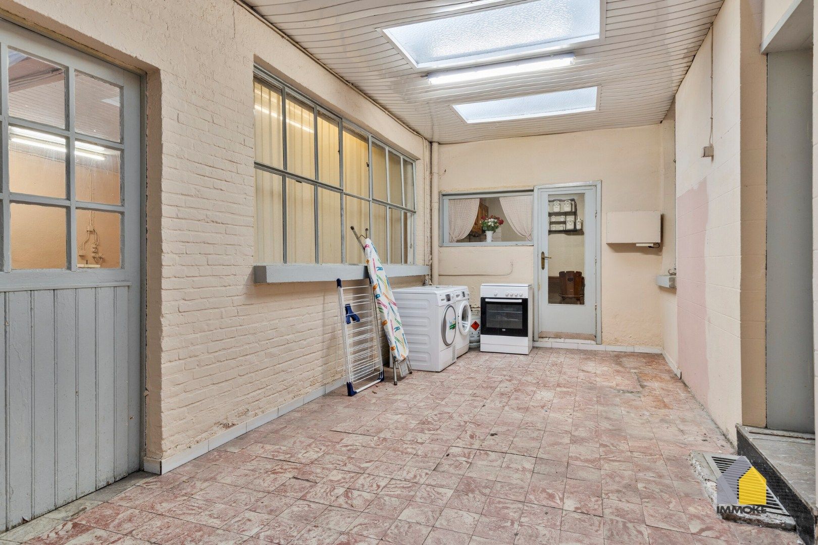 Te renoveren woning met 4 slpks, polyvalente ruimte en knusse tuin. foto 13