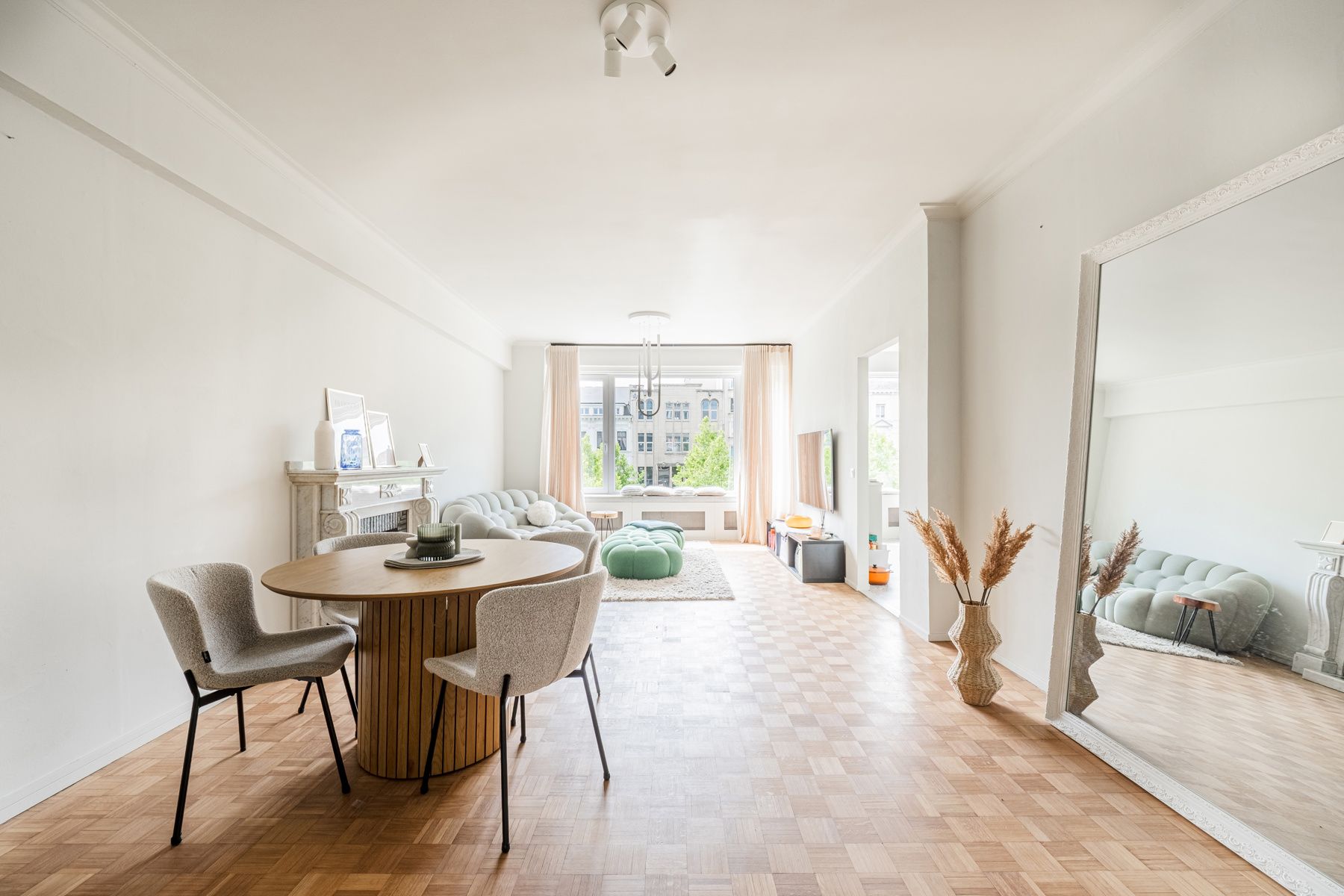 Volledig bemeubeld en gerenoveerd appartement met terras  foto 12