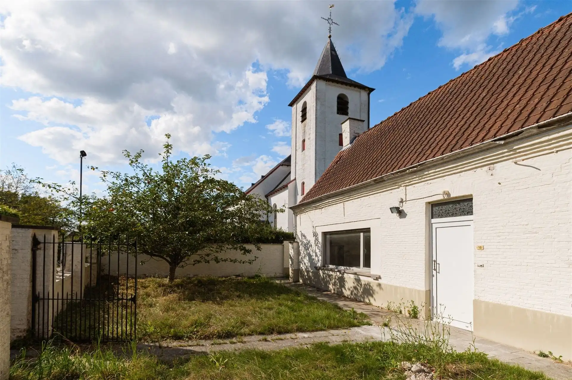 2 te renoveren woningen in het pittoreske Moregem foto 6