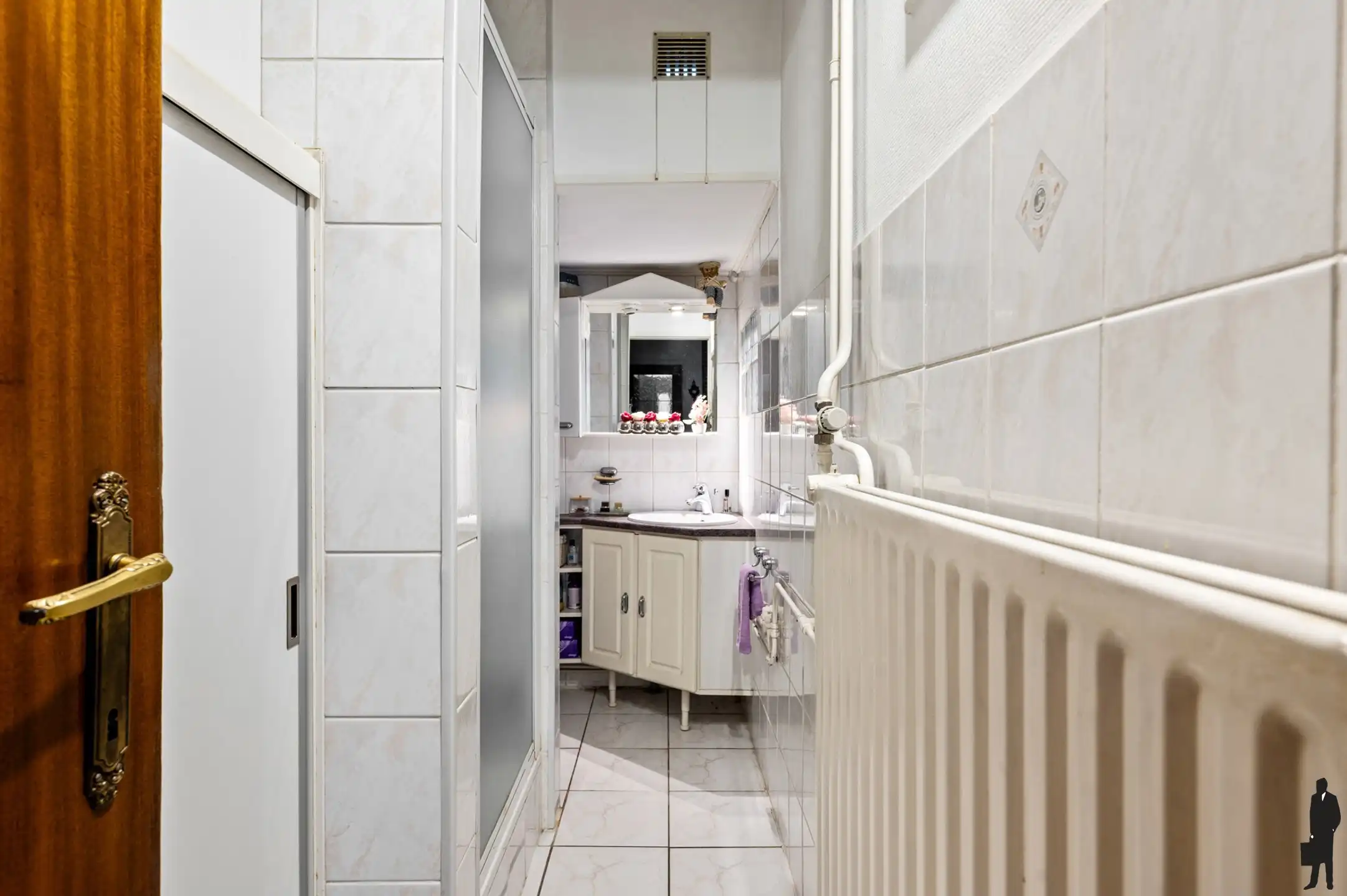 Te renoveren burgerwoning met 3-4 spk en zuidwest tuin  foto 9