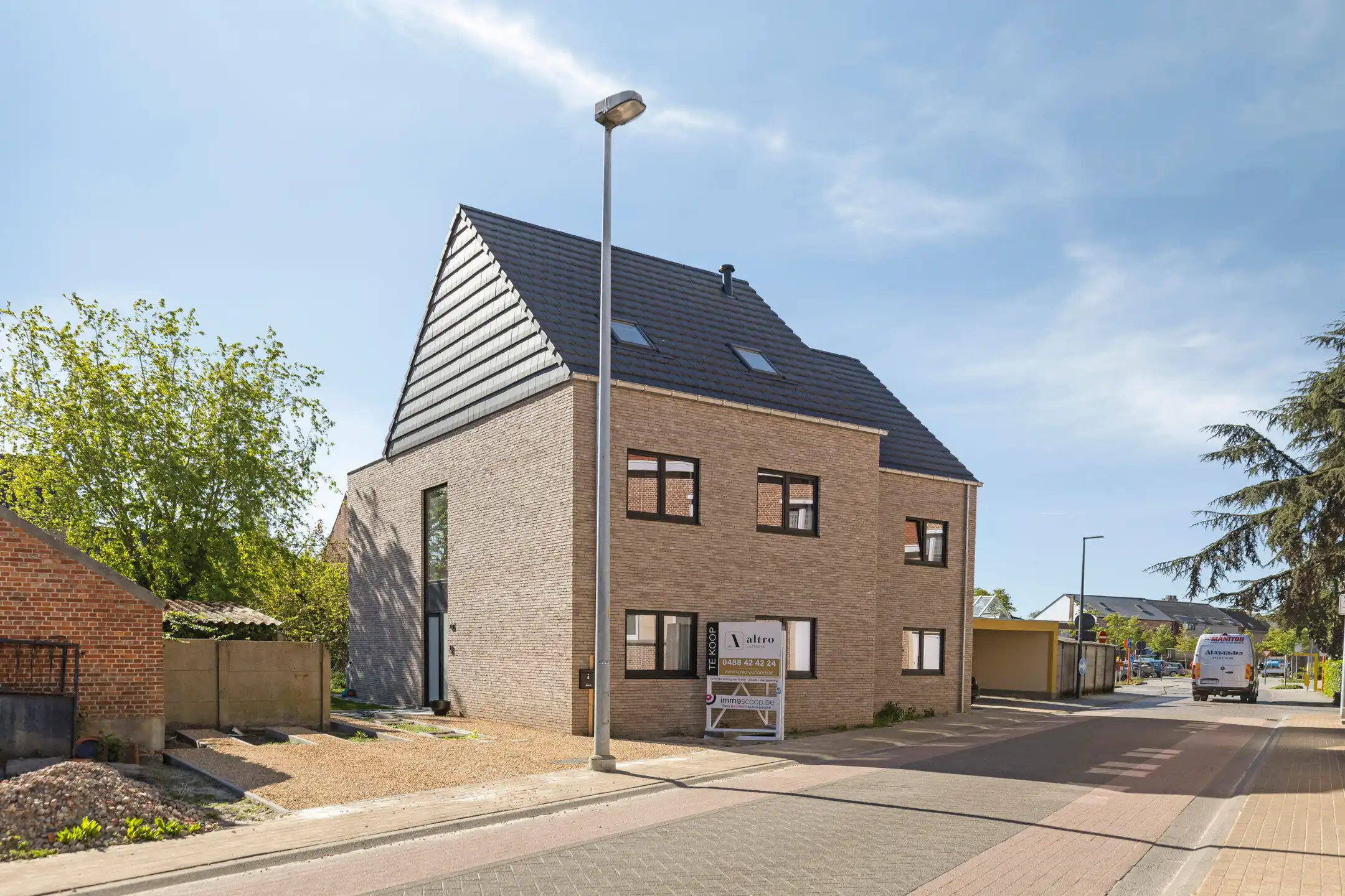 Trendy en lichtrijke woning met VEEL potentiëel foto 27