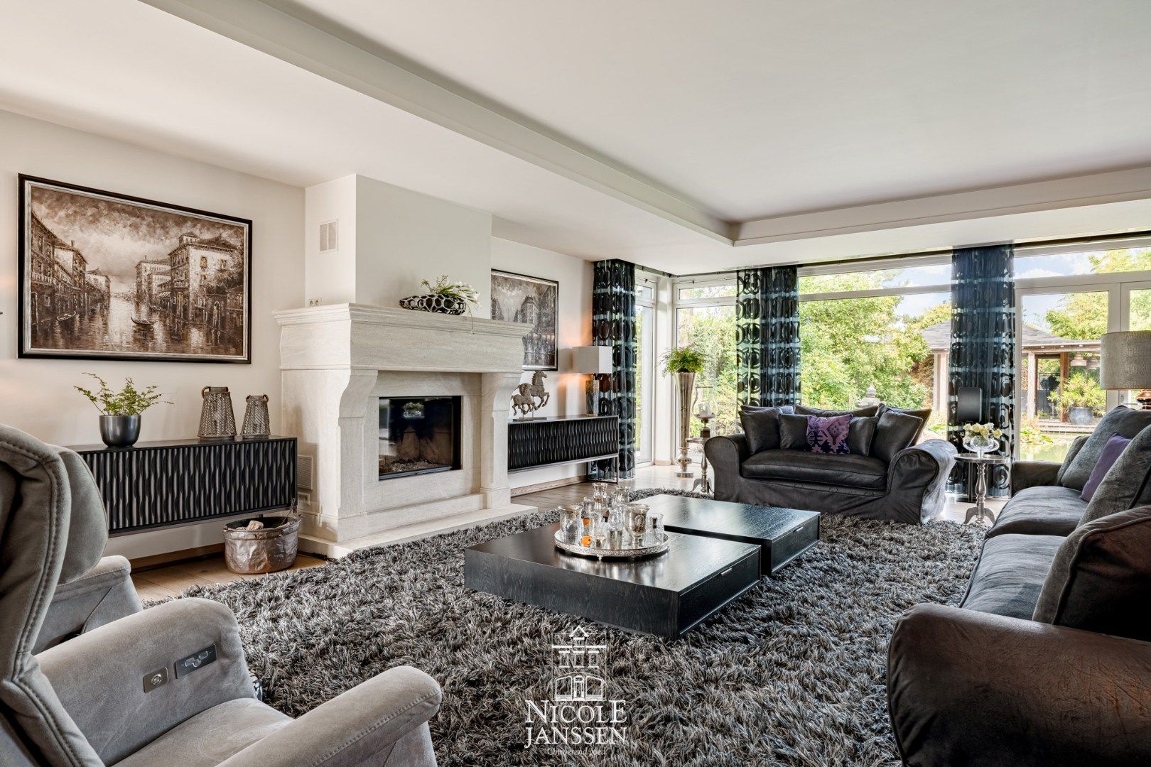 Moderne riante woning met paardenstallen en uitgestrekte weiden foto 4