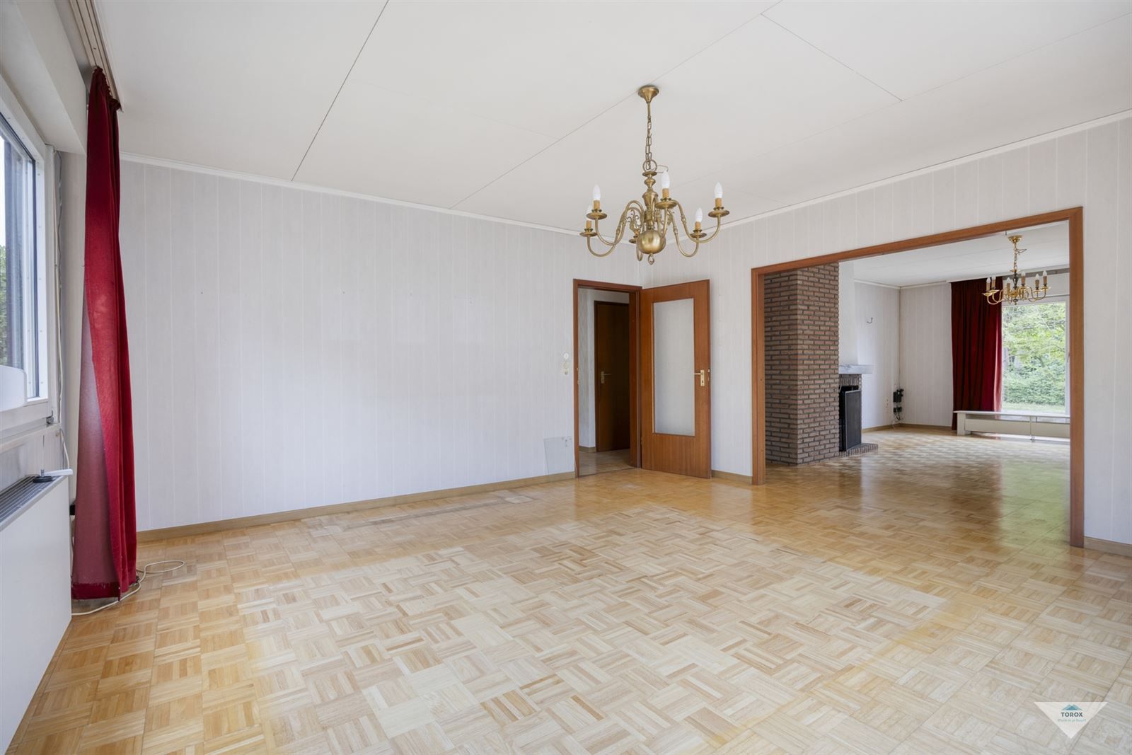 Ruime woning met veel potentieel foto 5