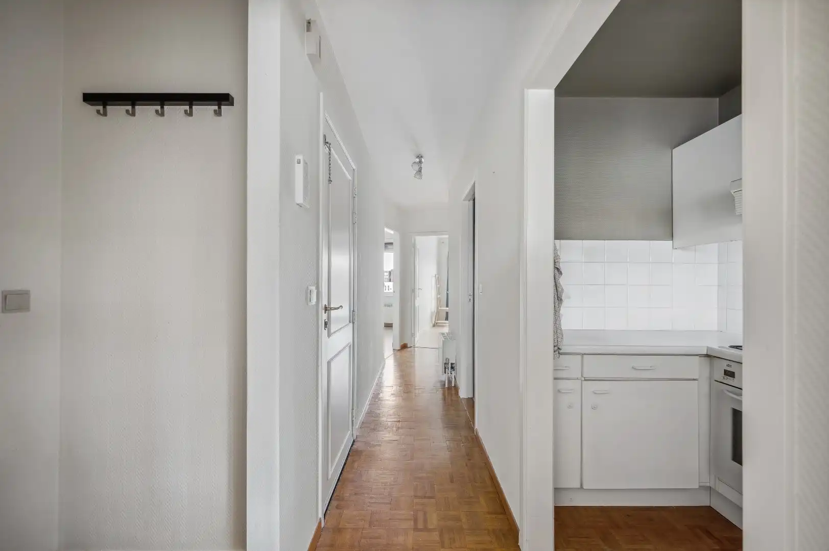 Centraal gelegen appartement met 2 slaapkamers, terras en kelder foto 12