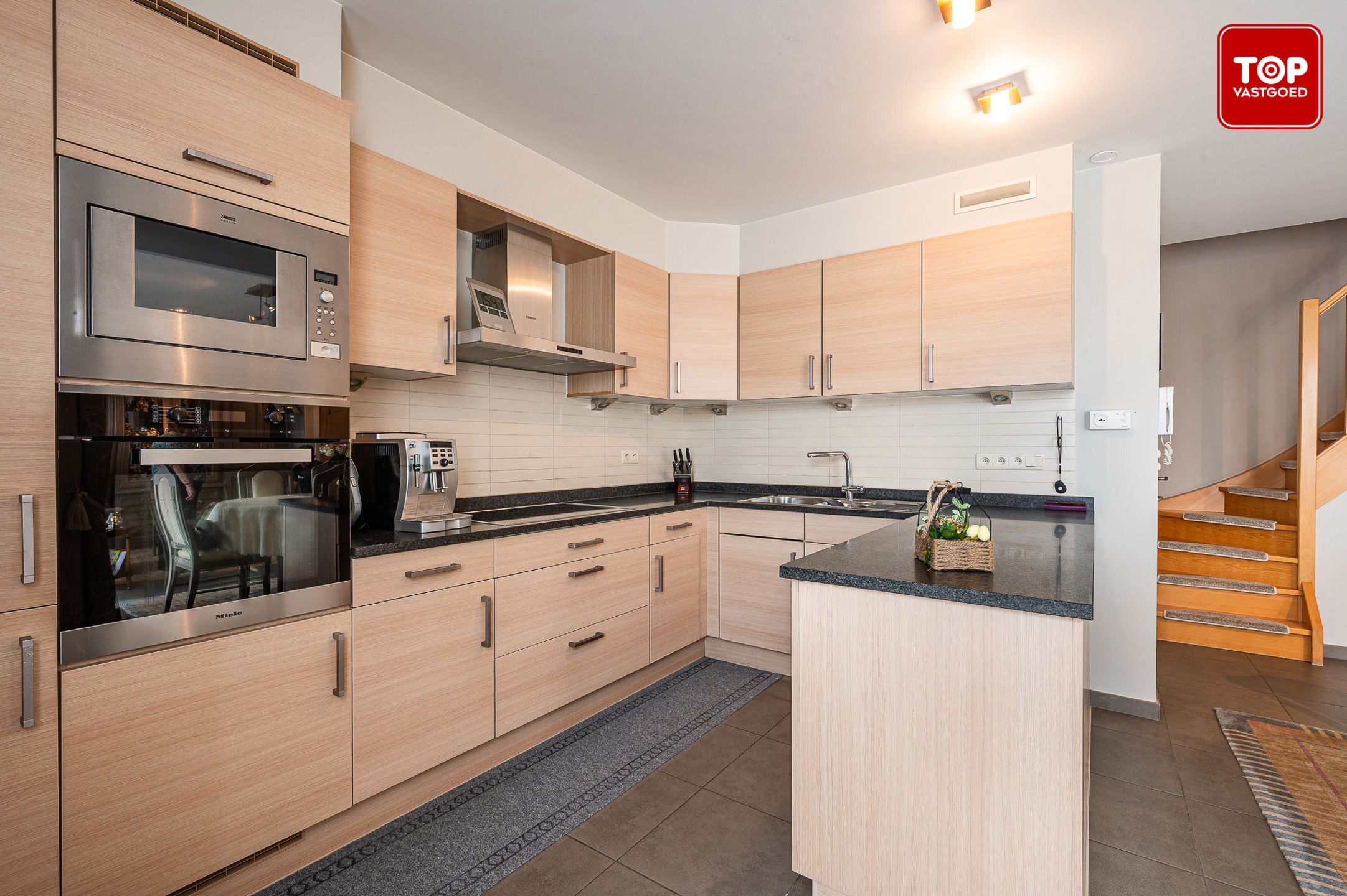 Instapklaar duplex appartement met  2 terrassen. foto 6