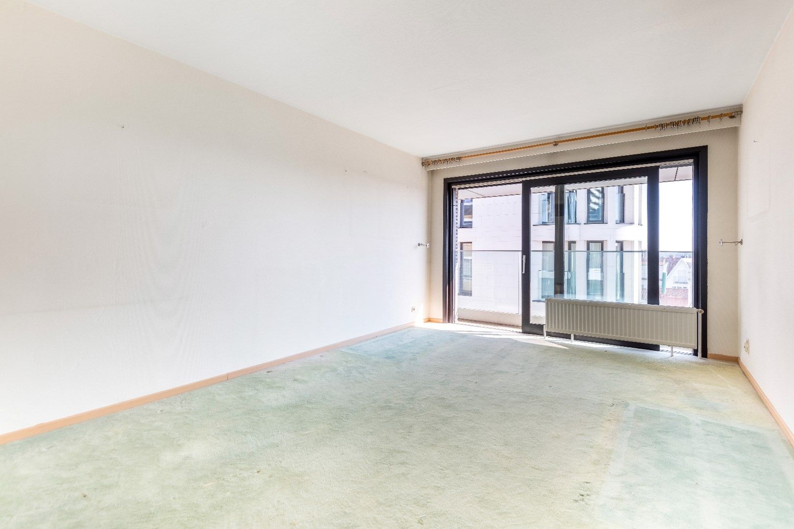 Te renoveren studio gelegen op de Kustlaan in het Zoute met open zicht op de villa's gelegen tussen het Albertplein en het Driehoeksplein op wandelafstand van d foto 2