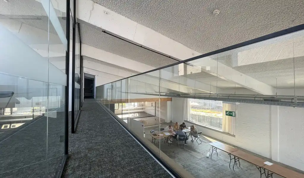 Gerenoveerde kantoren te huur in Hangar 26 op het Eilandje in Antwerpen foto 6