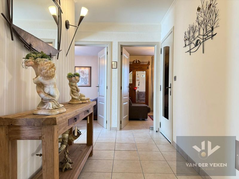 RUIM GEMEUBELD 3-SLPK APPARTEMENT foto 10