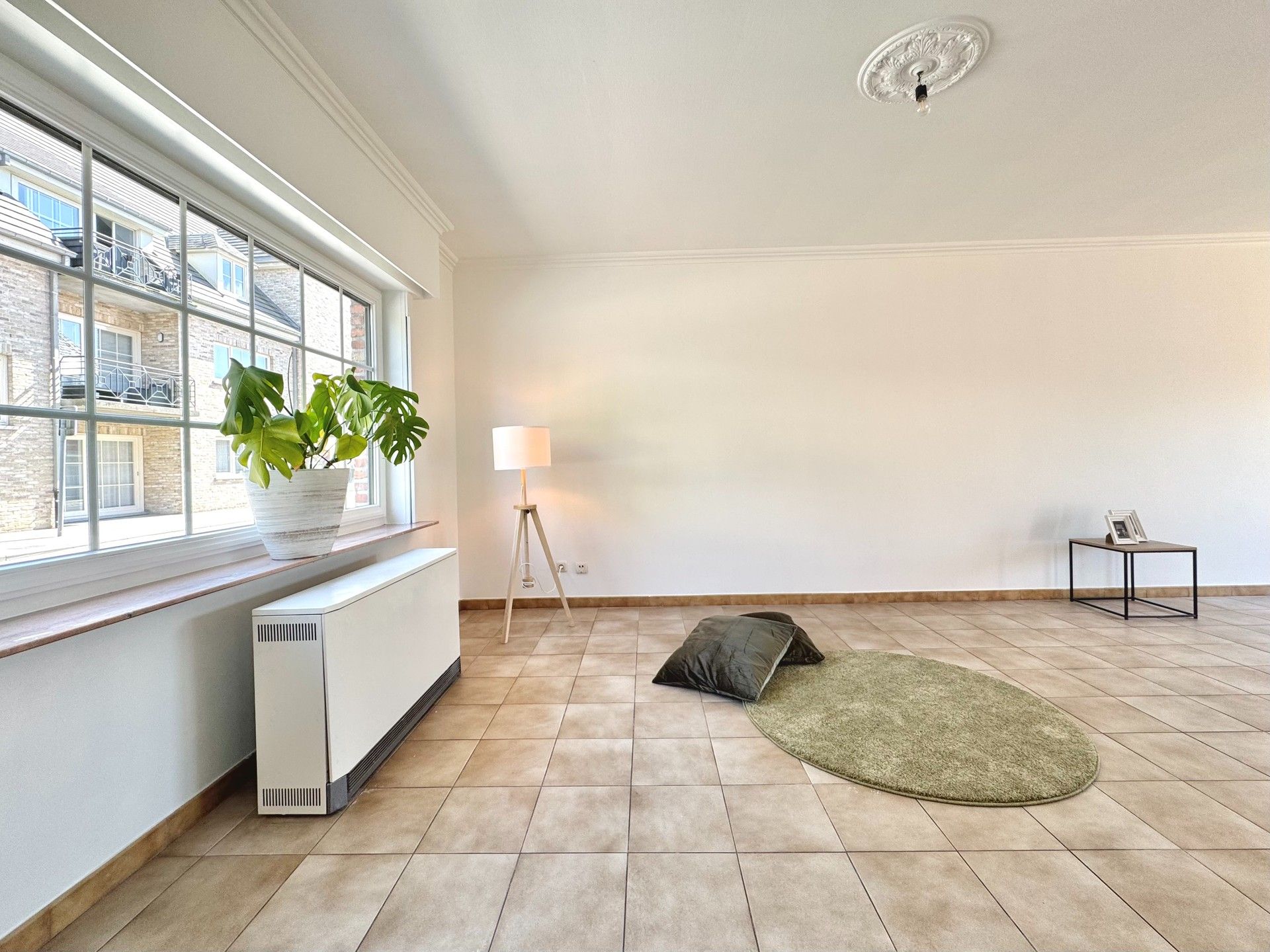 INSTAPKLARE WONING MET 3 SLPKS, TUIN & DUBBELE GARAGE foto 6
