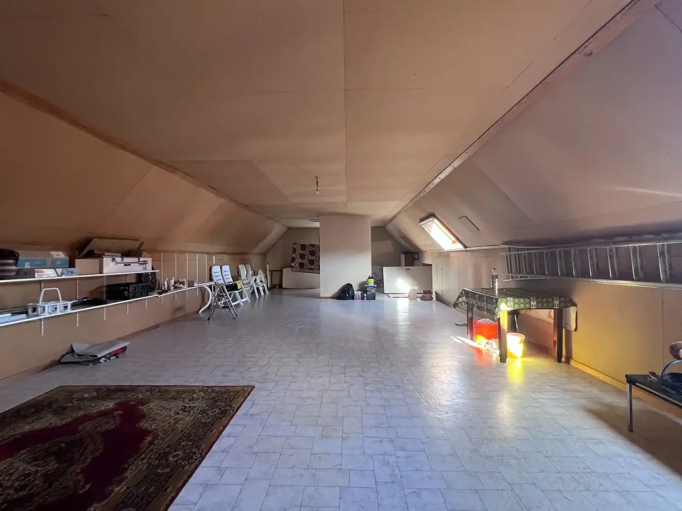 Karaktervolle woning met 3 slaapkamers, garage en zonnige tuin. foto 16