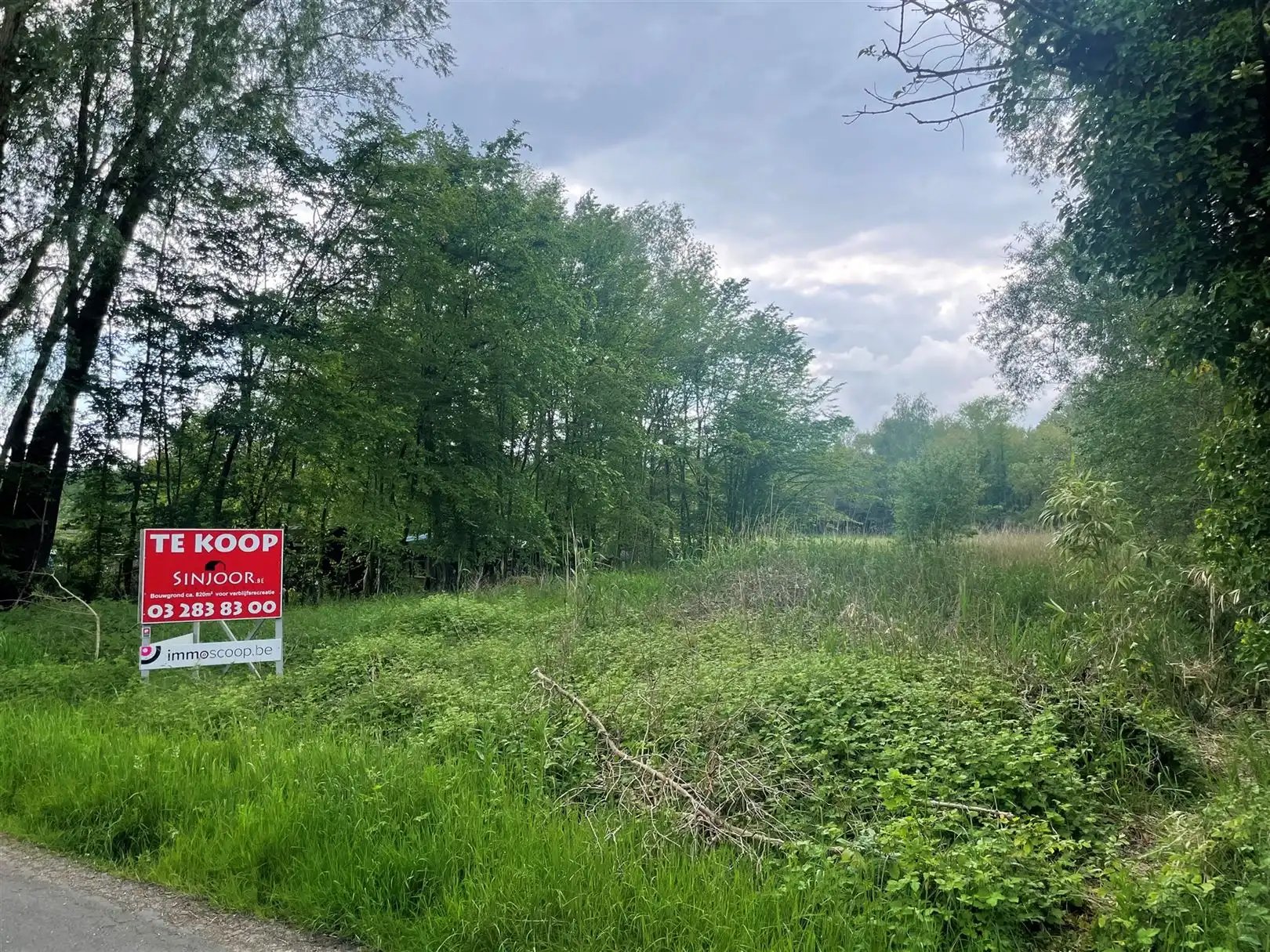 Perceel bouwgrond ca. 820m2 in verblijfsrecreatiezone "Het Moer" foto {{pictureIndex}}