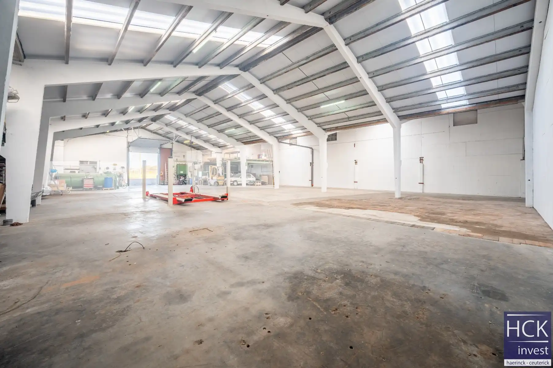 KRUISHOUTEM (Nokere) - Opslagplaats 400m² + parkeerruimte op afgesloten terrein foto 7