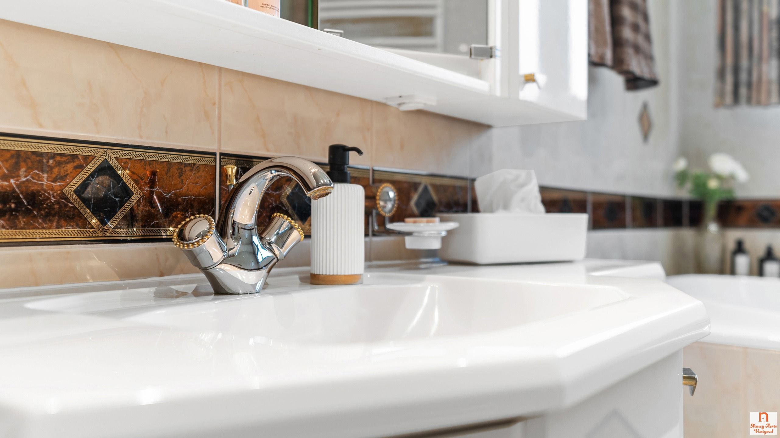 Luxueuze villa met overdekt zwembad, bos en weiland foto 41