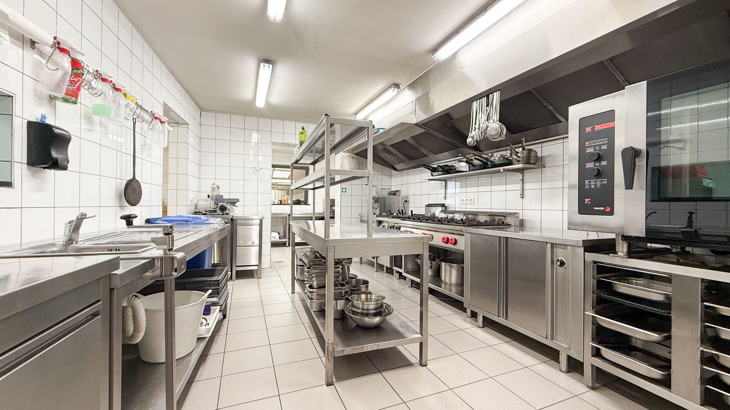 Horecapand met volledige inrichting op goed gelegen locatie! foto 25