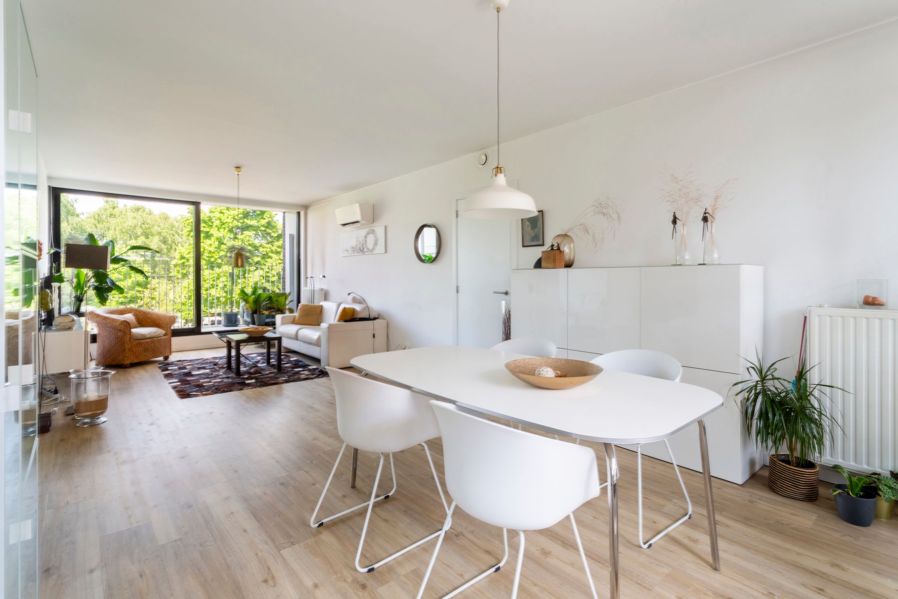 Lichtrijk appartement met zuidterras op Linkeroever foto {{pictureIndex}}