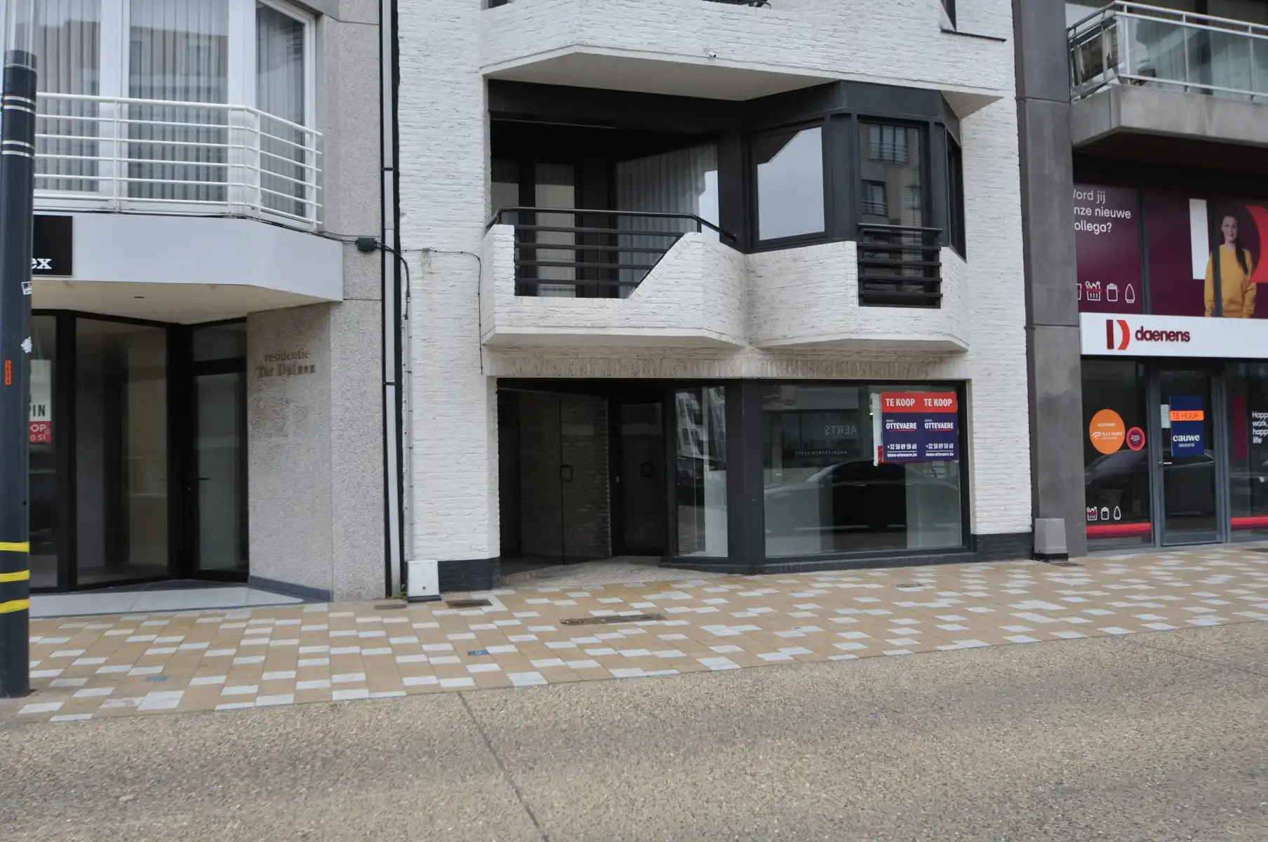 Handelsgelijkvloers te koop – Elizabetlaan, Heist-aan-Zee. foto {{pictureIndex}}