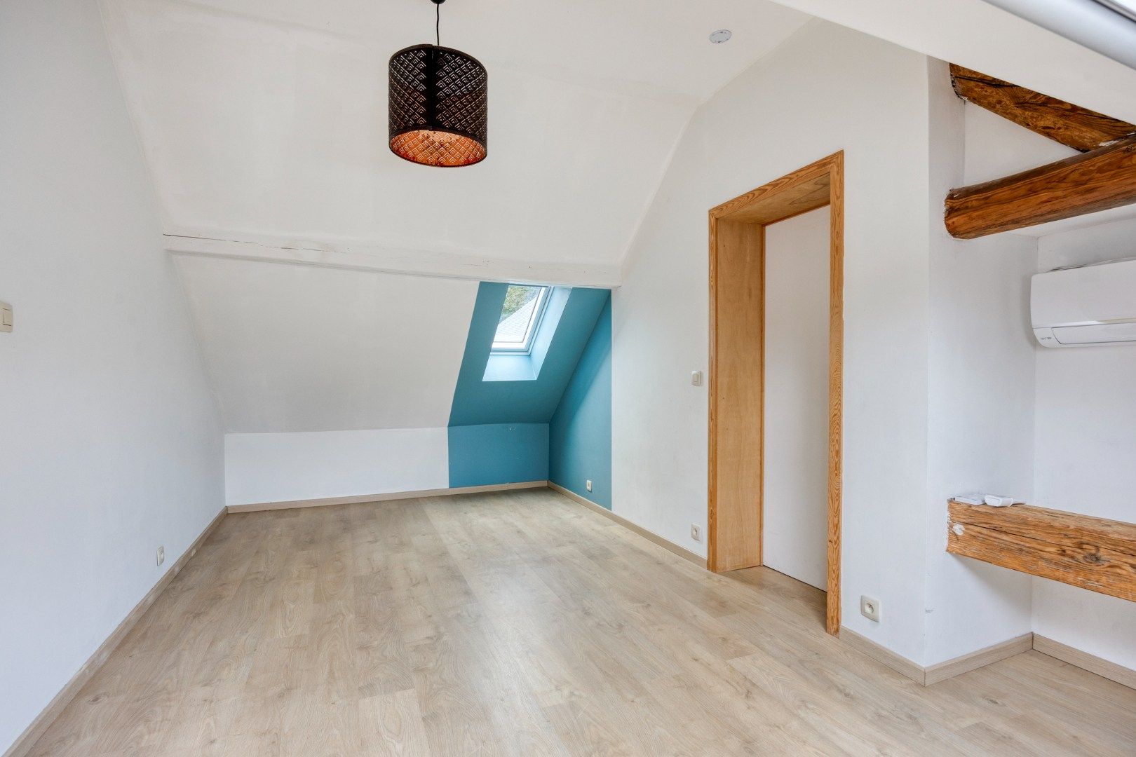 Recent gerenoveerde woning met 3 slaapkamers en prachtige tuin - EPC 141 kWh/m² - bewoonbare oppervlakte 137 m²         foto 23