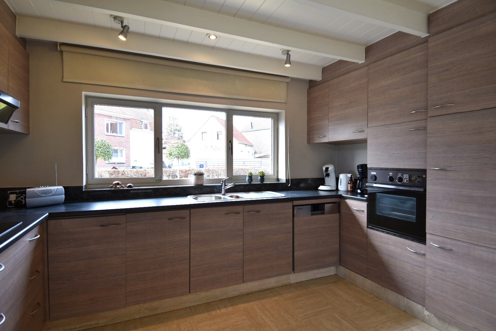 Villa met uitstraling te koop op 1922 m² grond nabij het centrum van Gullegem foto 6