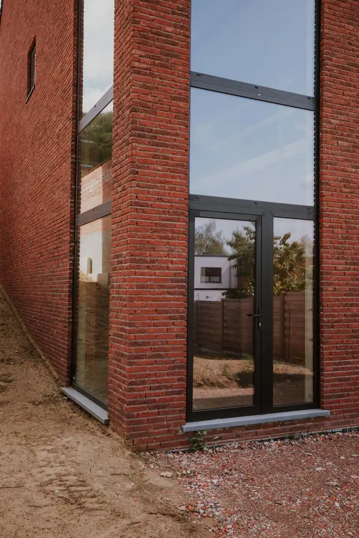Lichtrijke nieuwbouwwoning met loftgevoel foto 4