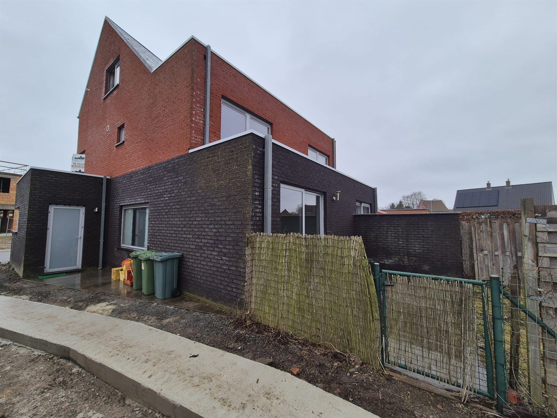 Rustig gelegen woning met tuin en garage. foto 26