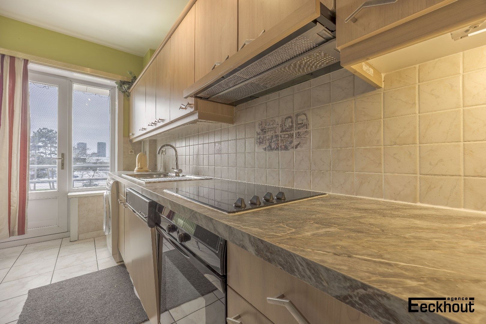 Op te frissen 2-slaapkamerappartement met vrij uitzicht! foto 7