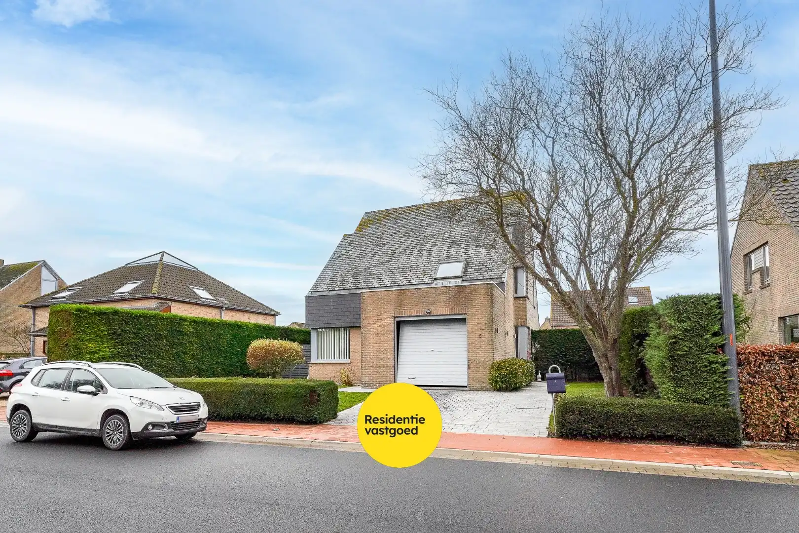 Hoofdfoto van de publicatie: Alleenstaande woning in rustige woonwijk te Oostende (Stene)