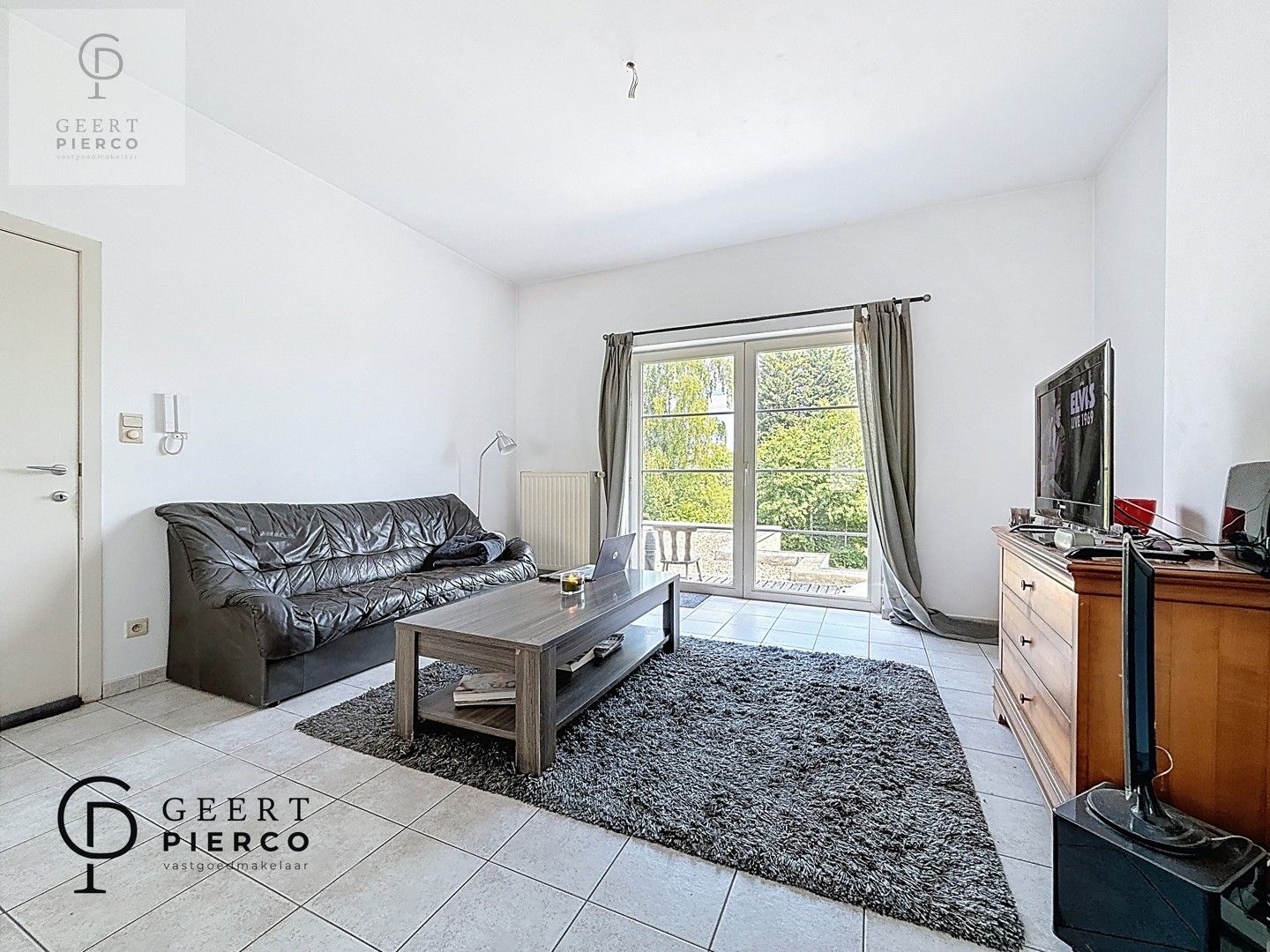 Knap gerenoveerd appartementsgebouw foto 25