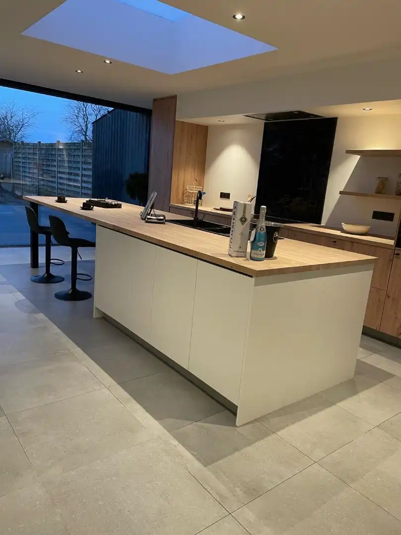 Welkom in deze ruime, vernieuwde BEN-woning met mogelijk 4 ruime slaapkamers, uitweg en zonnepanelen! foto 6