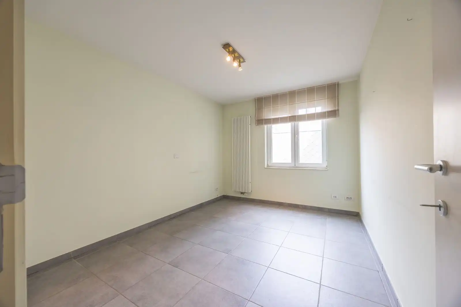 Ruim en instapklaar 3-slaapkamerappartement in hartje Oostende foto 13