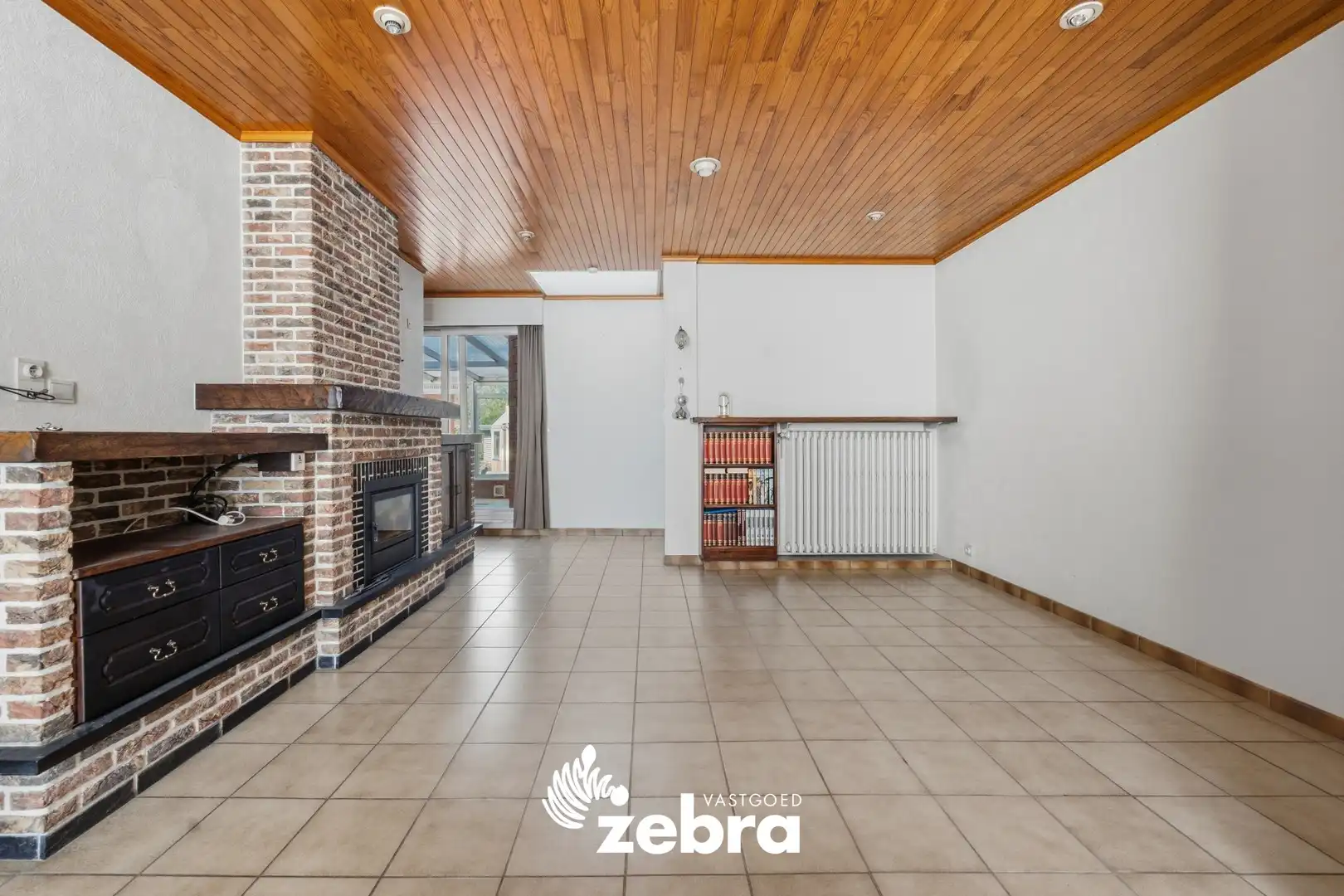 Ruime woning met 4 slaapkamers op een perceel van 601 m² te Meulebeke! foto 3