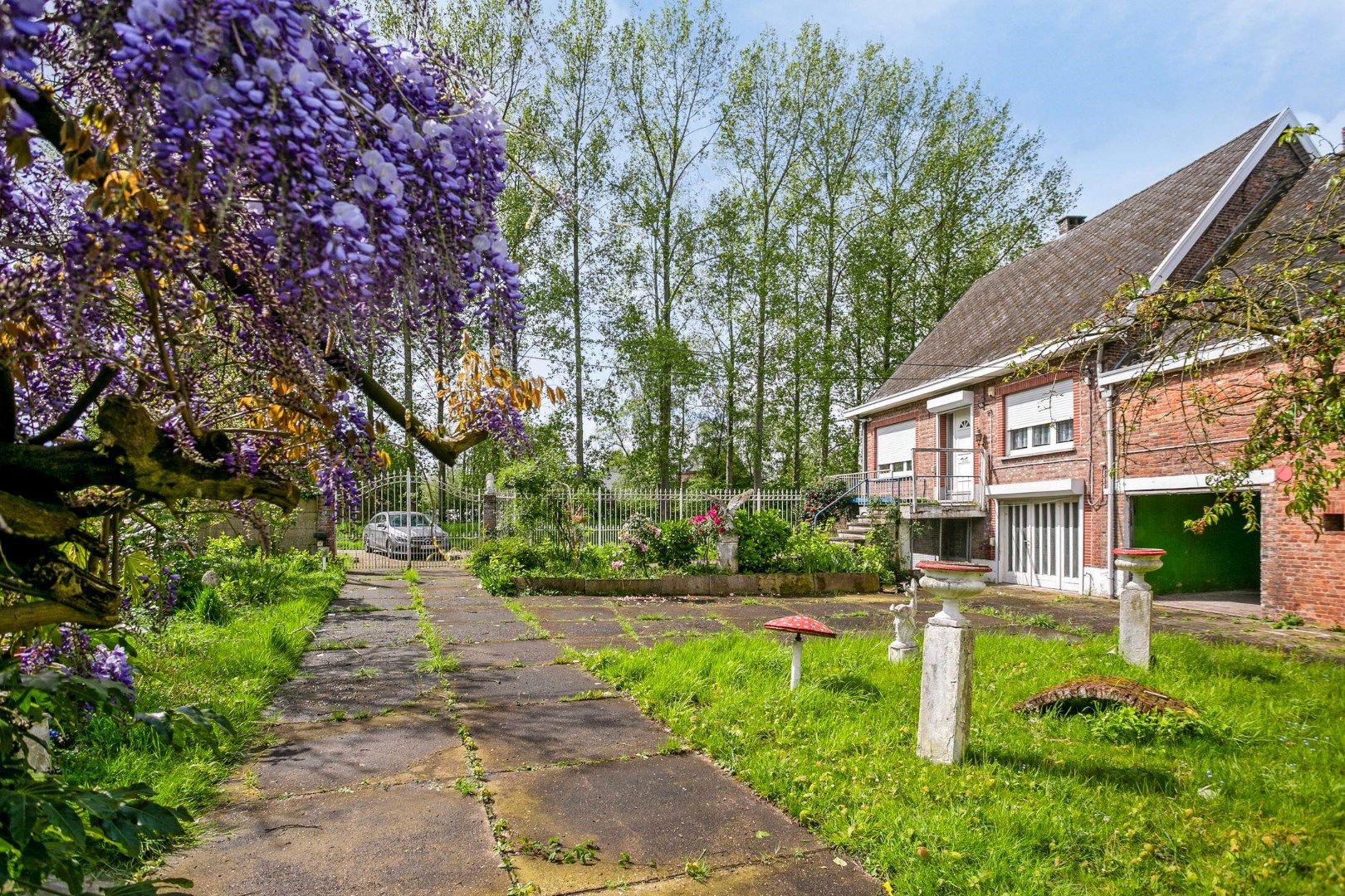 Ruime woning met tuin, garage en 3 slaapkamers foto 5