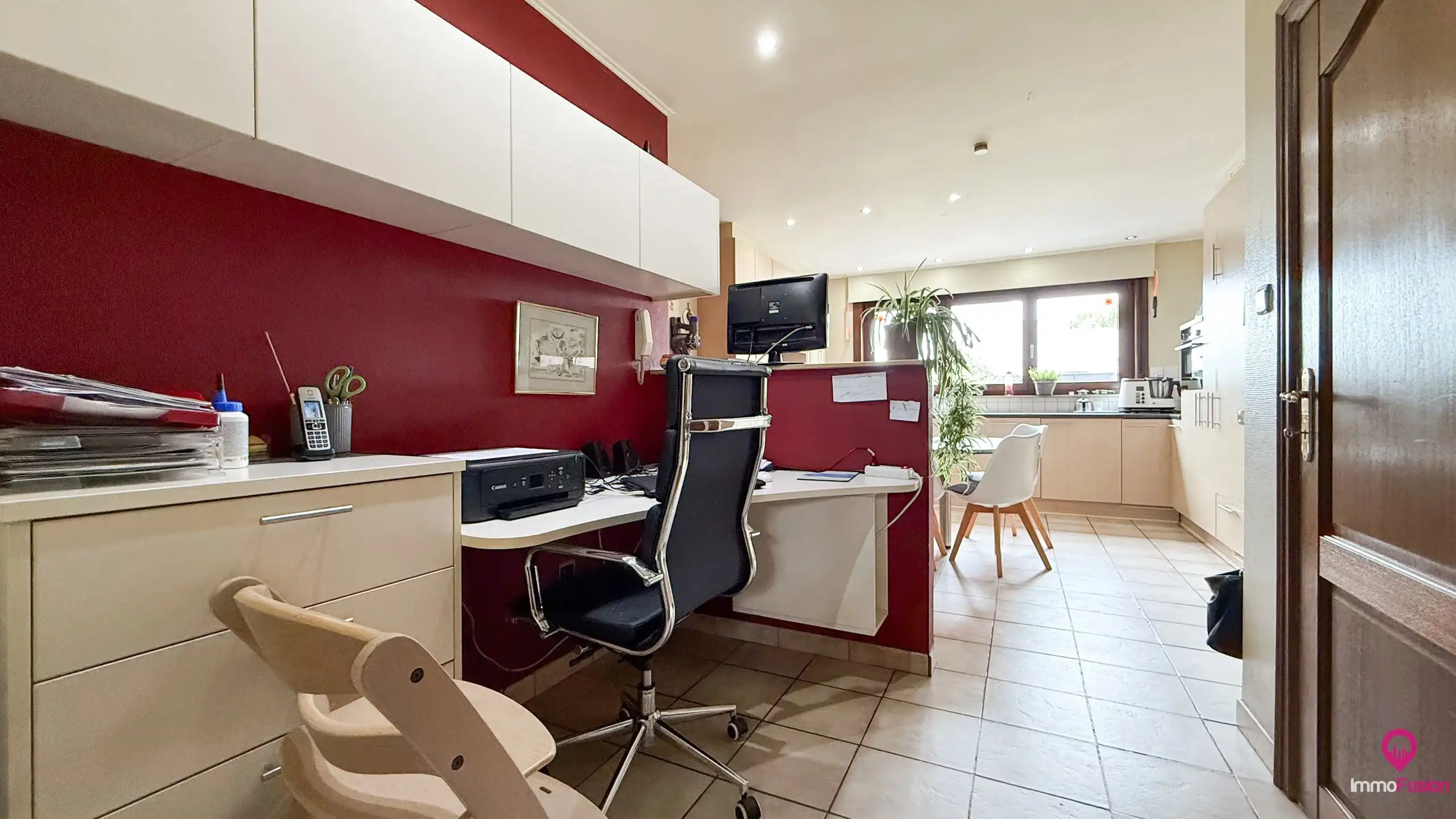 Prachtige landelijke woning met grote omheinde tuin en 3 slpk! foto 8