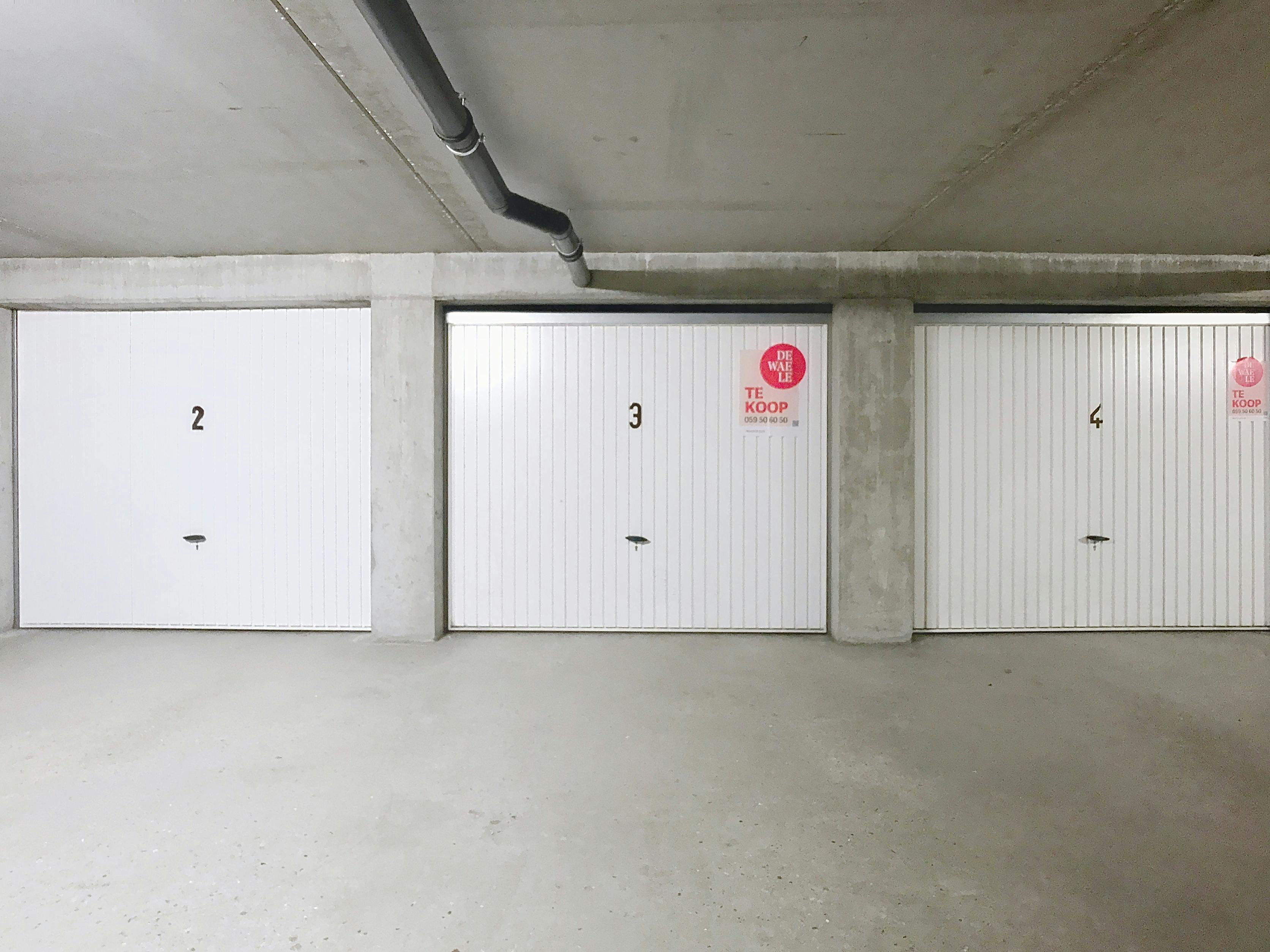 Goedgelegen garagebox te koop te Duinenweg in Middelkerke! foto 8