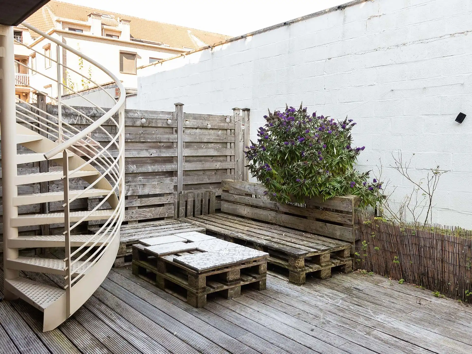 Lichtrijk appartement met ruime terrassen in centrum foto 4