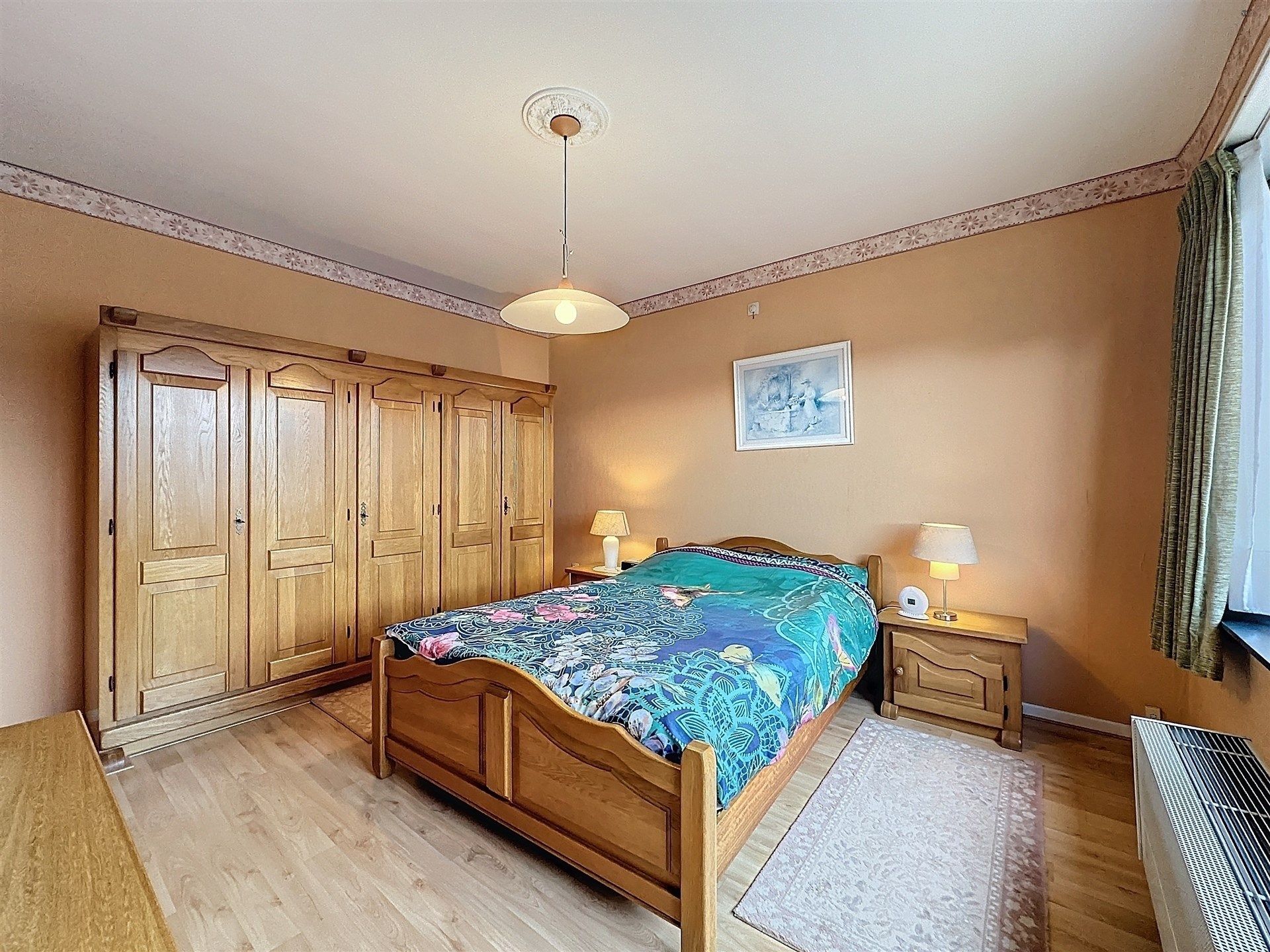 Half open bebouwing met 3 slaapkamers, ruime garage en tuin op perceel van 261m². foto 9