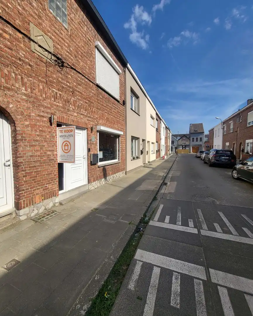 Volledig gerenoveerde woning...properder dan een apotheek... foto {{pictureIndex}}