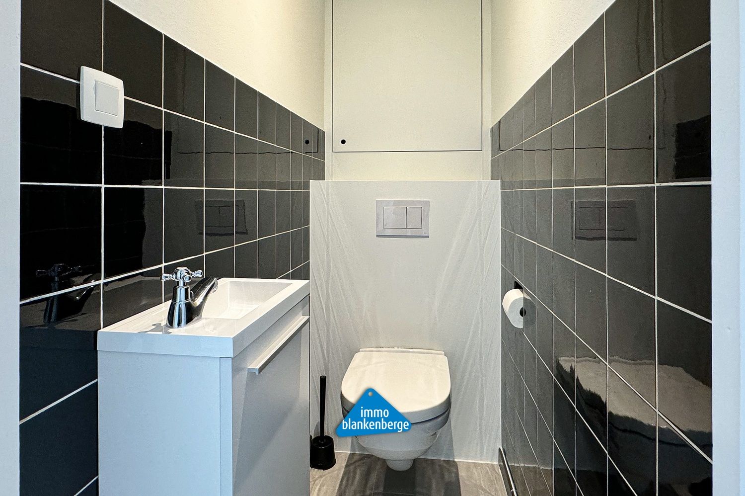 Modern Gerenoveerd Appartement met 2 Slaapkamers foto 18