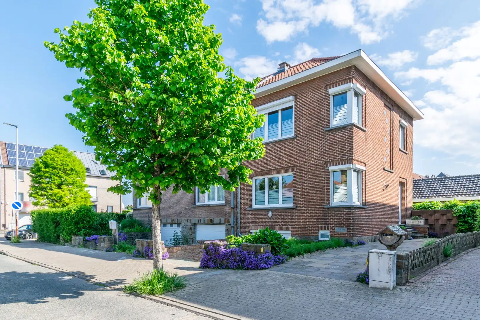 Hoofdfoto van de publicatie: WELGELEGEN WONING MET 2 SLP, BUREAU, INRICHTBARE ZOLDER!