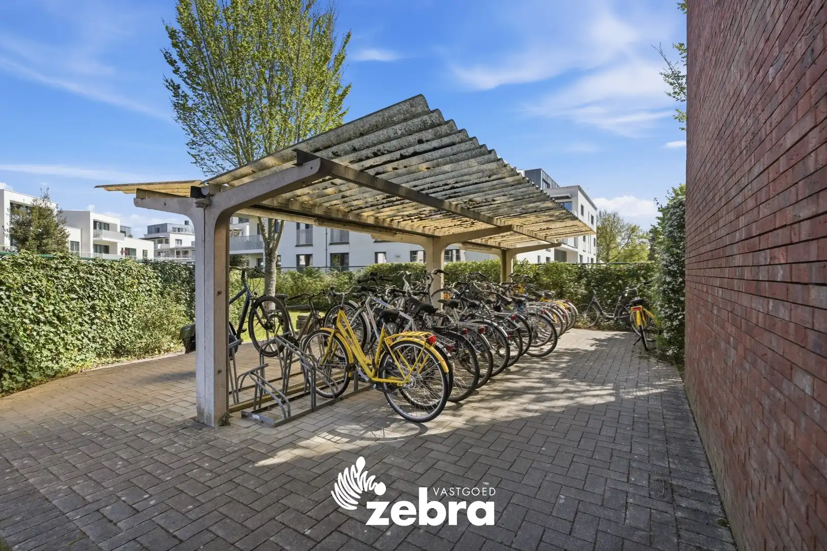 Lichtrijke studio op rustige ligging vlakbij Brugse hogescholen! foto 5