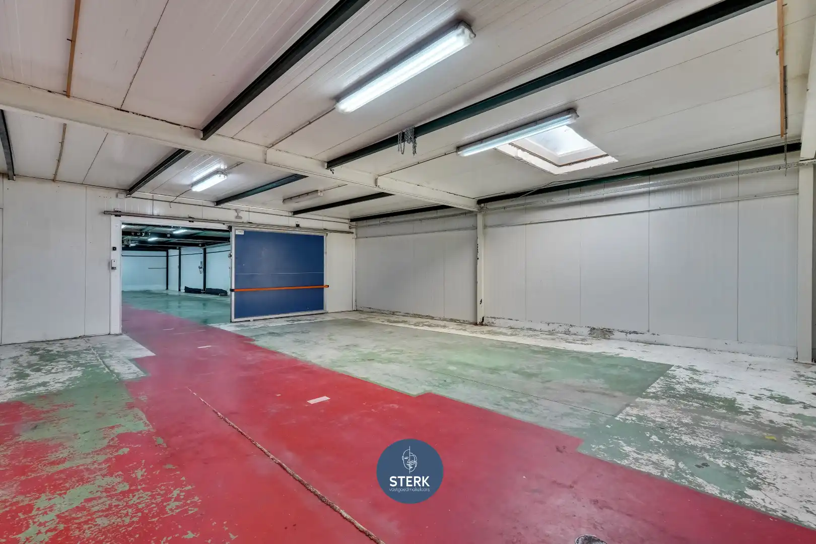 VEELZIJDIGE HANDELSRUIMTE + APPARTEMENT MET RUIME LOODS IN CENTRUM LANAKEN !  foto 12