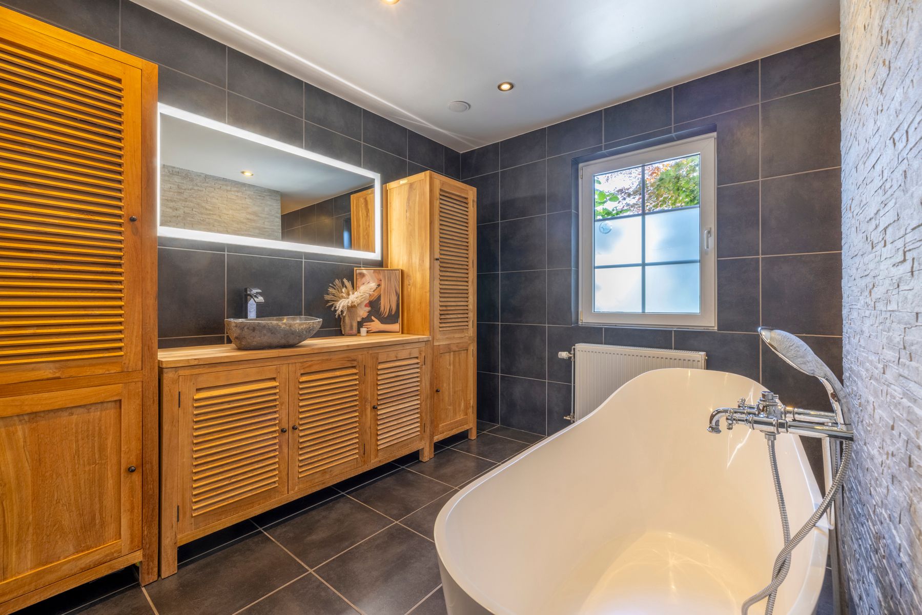 Woning met 3 slaapkamers en 7000m² weide! foto 12