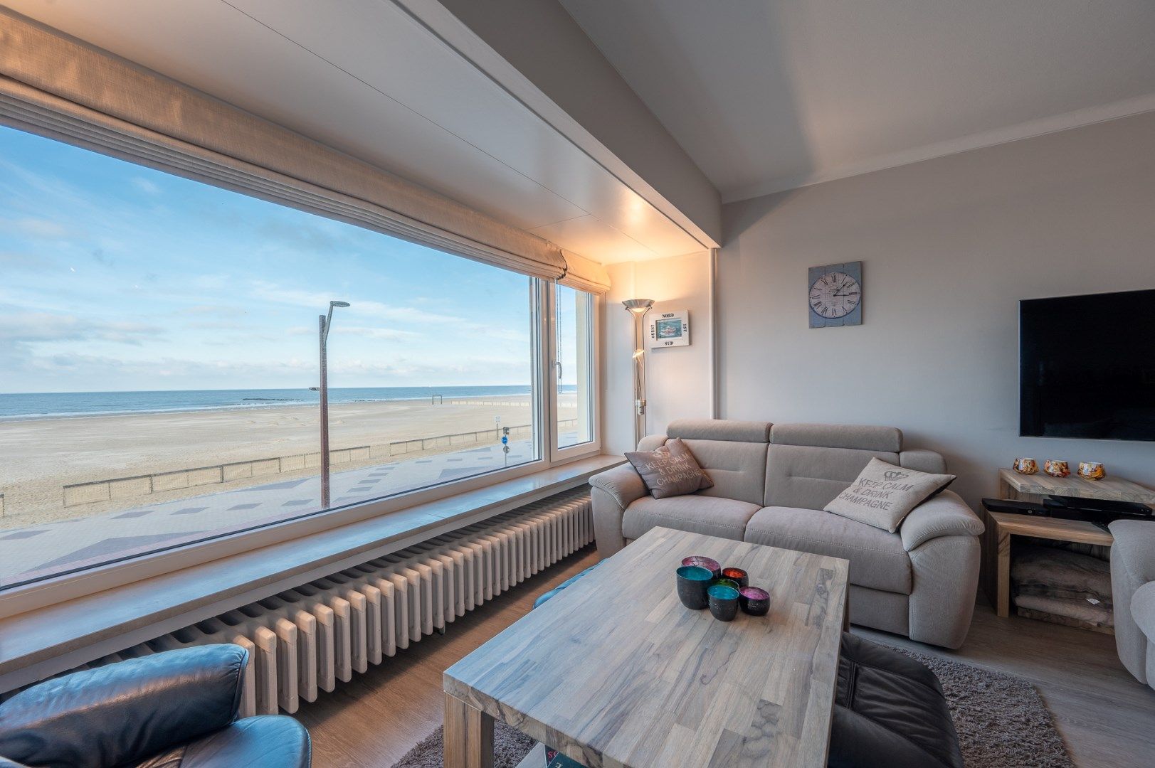 Ruim appartement op een eerste verdieping op de zeedijk Albertstrand met prachtig zeezicht foto 4