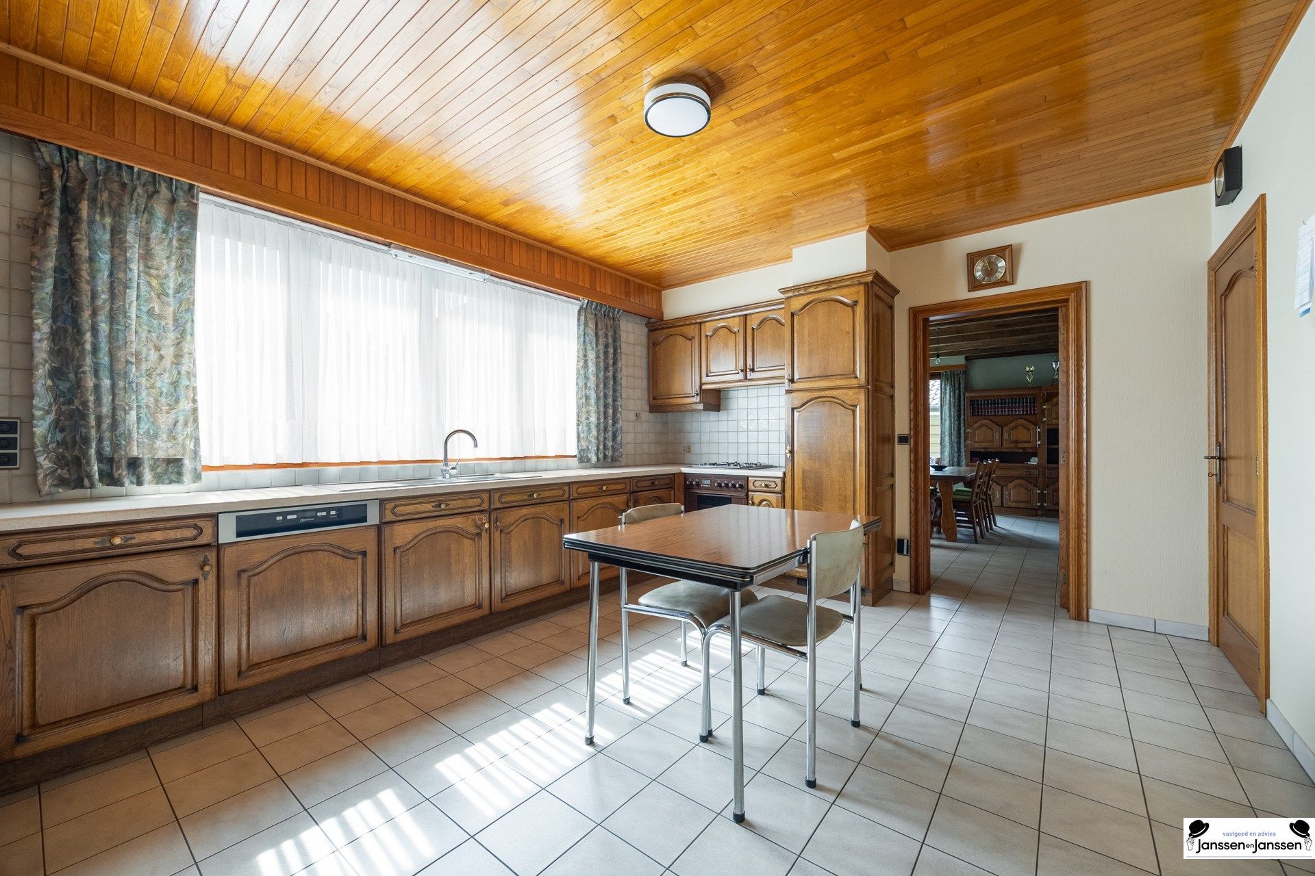Ruime gezinswoning met 3à4 slaapkamers, kelder op een centrale locatie! foto 11